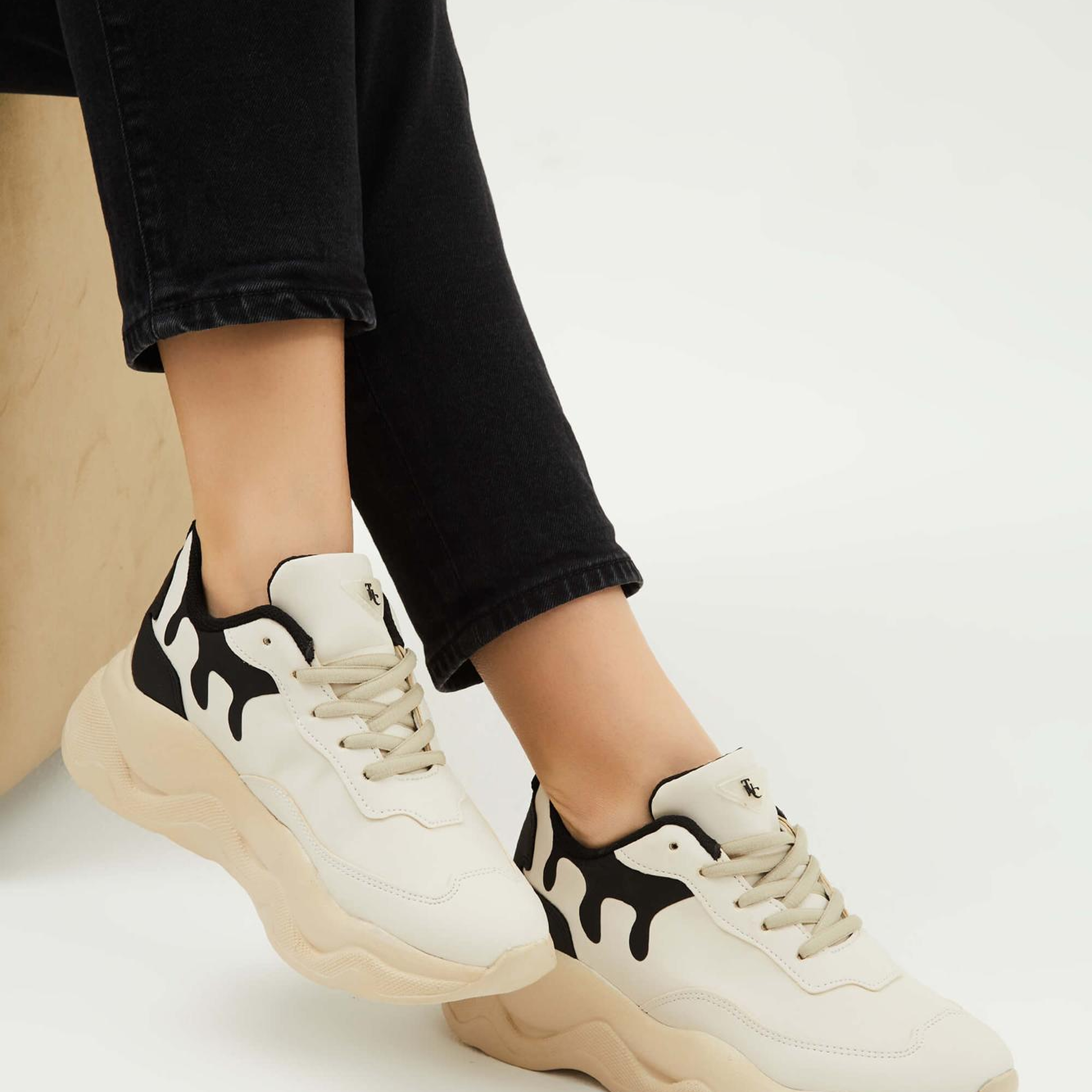 Tamer Tanca Kadın Vegan Bej/Siyah Sneakers & Spor Ayakkabı