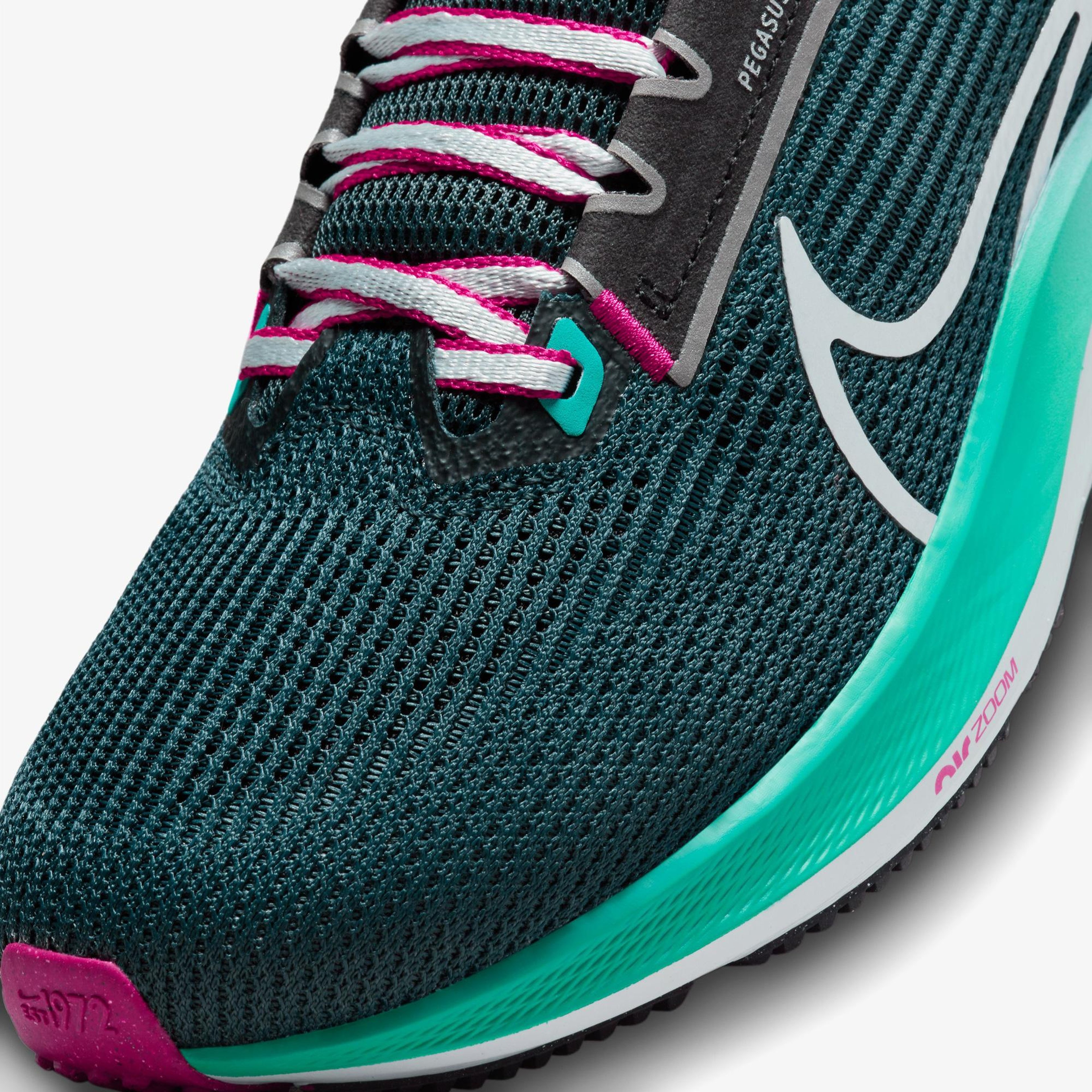 Nike Air Zoom Pegasus 40 Kadın Yeşil Spor Ayakkabı