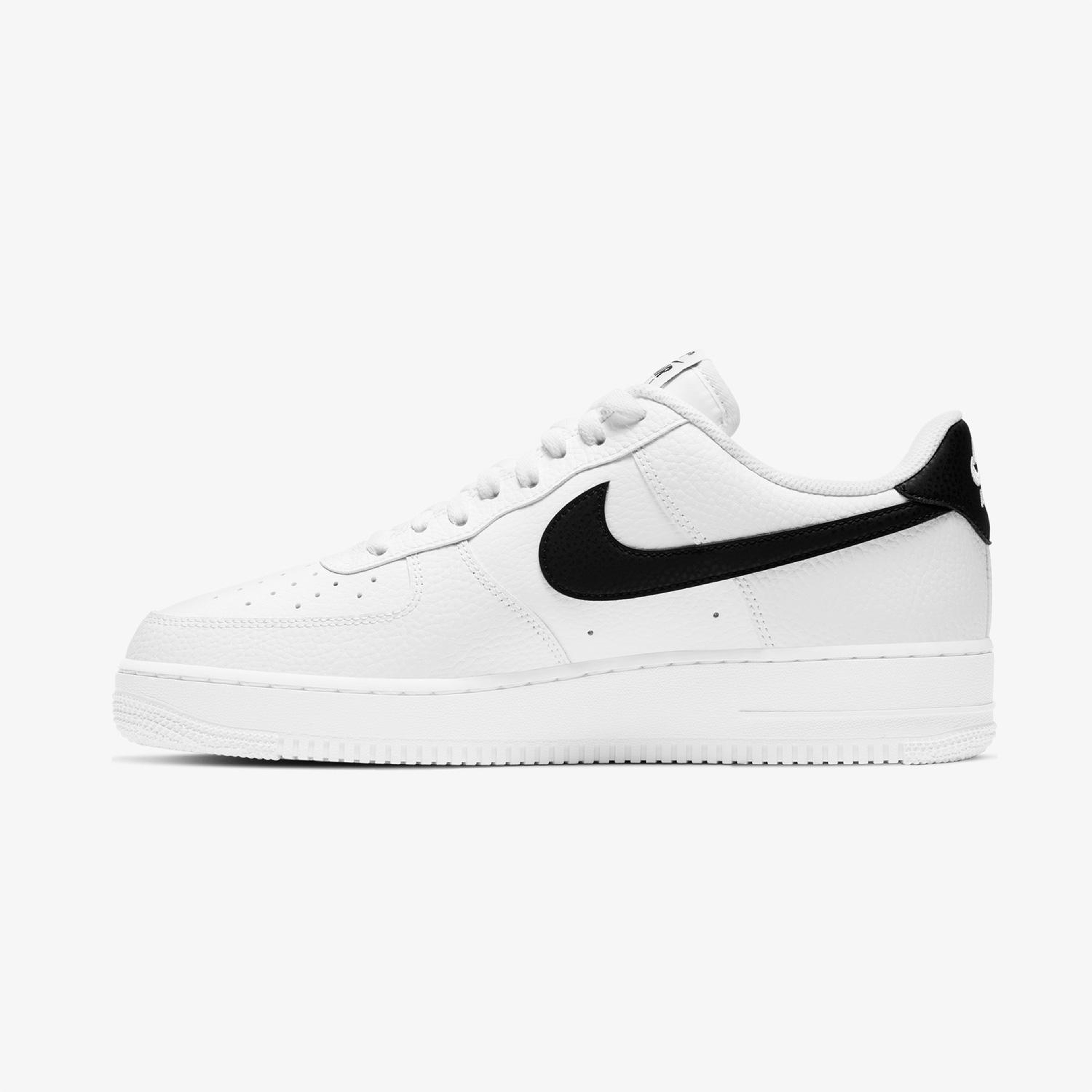 Nike Air Force 1 '07 Erkek Beyaz Spor Ayakkabı