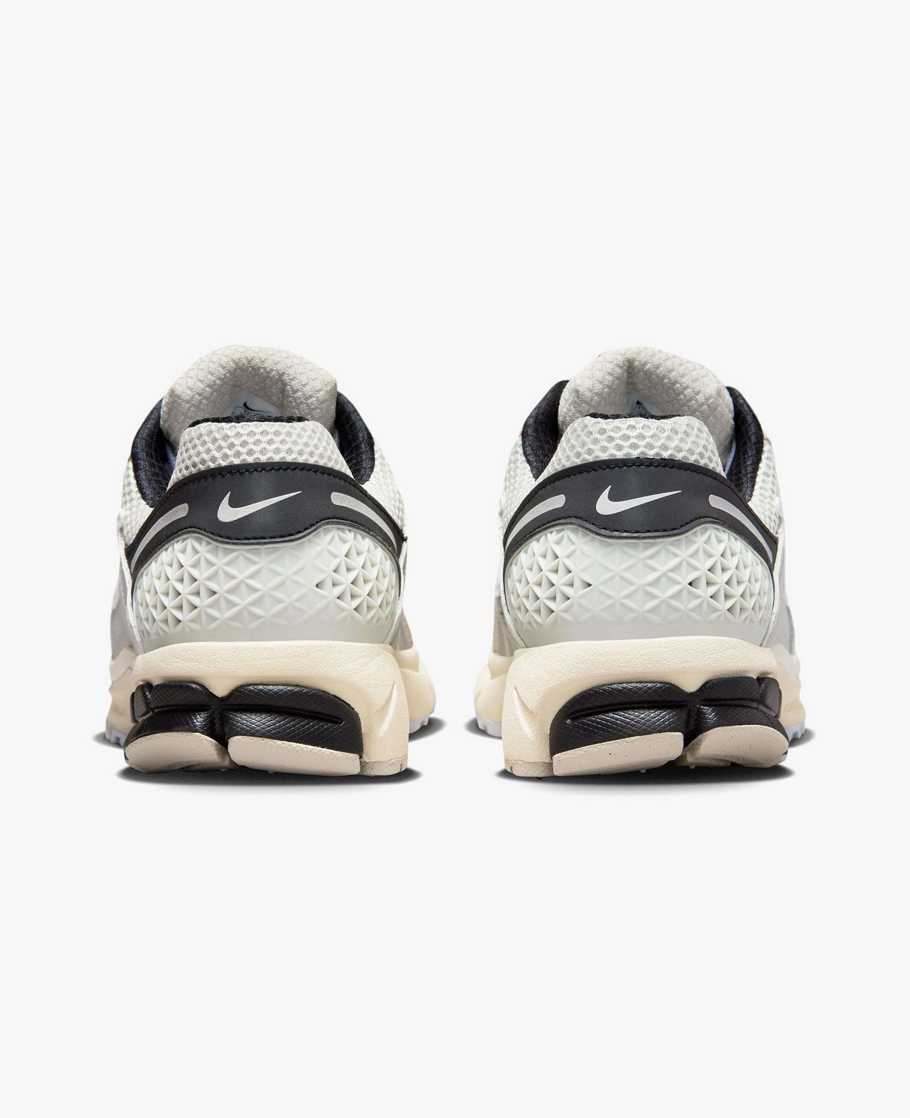 Nike Zoom Vomero 5 Premium Erkek Beyaz Spor Ayakkabı