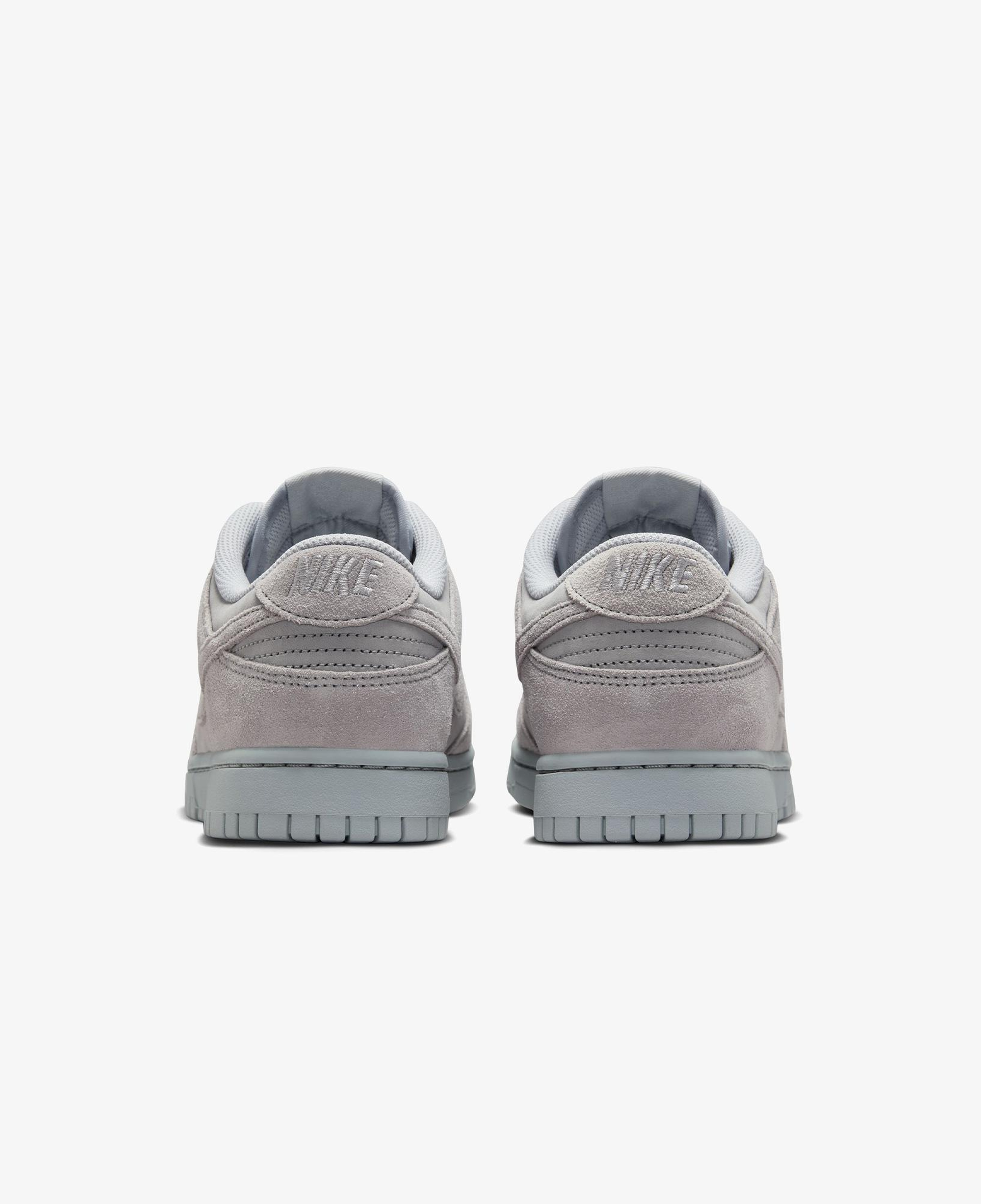 Nike Dunk Low Retro SE Erkek Gri Spor Ayakkabı