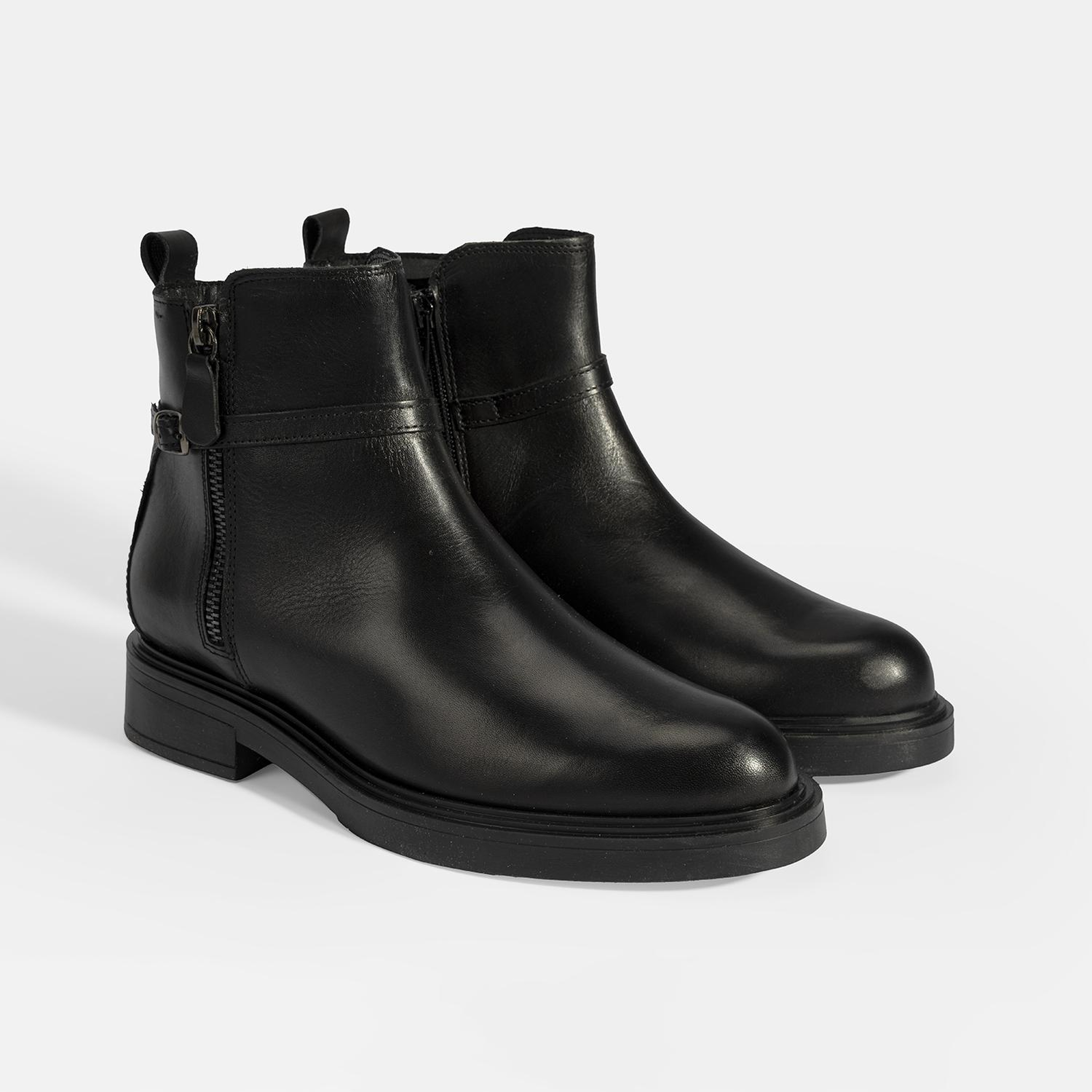 Kadın Siyah Metal Toka Detaylı Fermuarlı Deri Bot