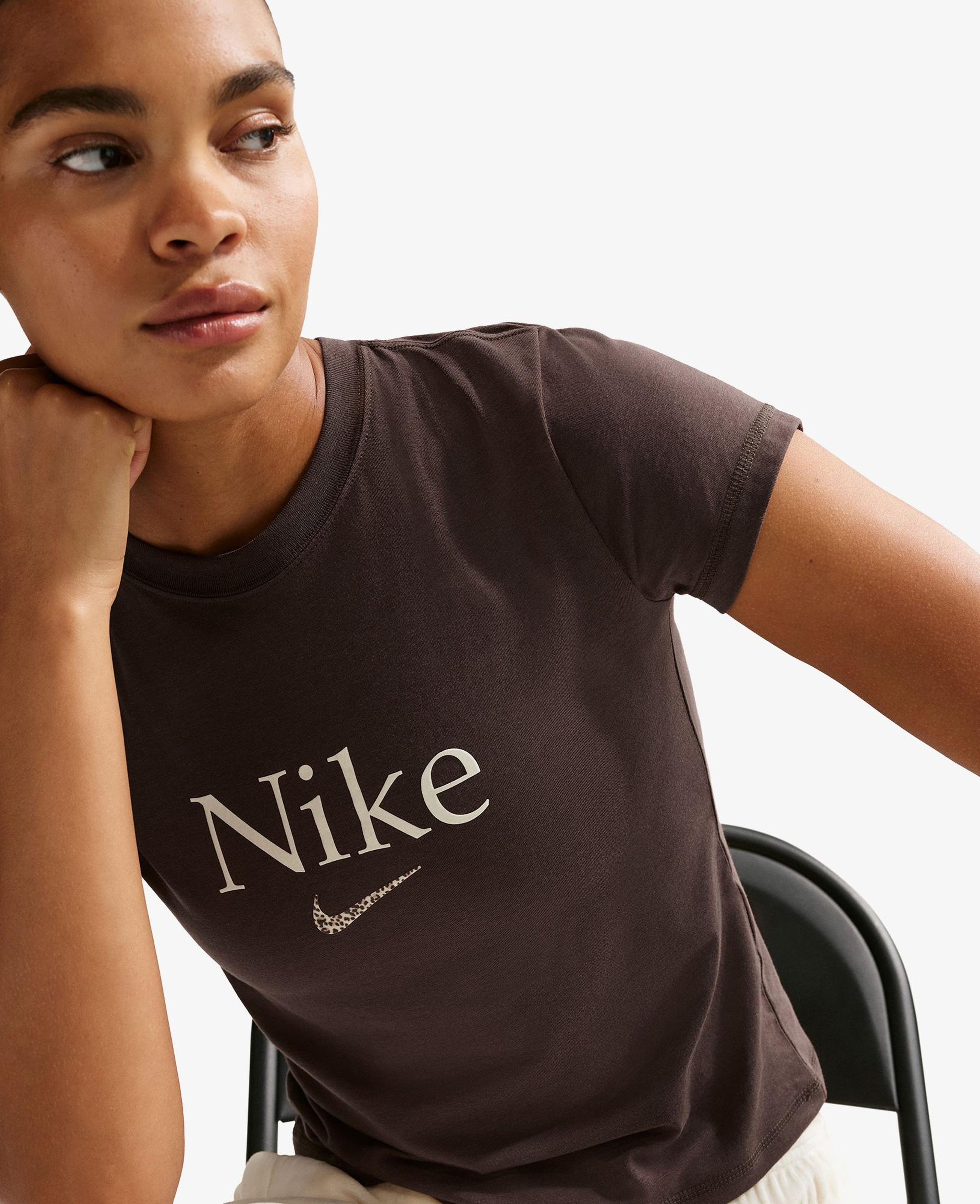 Nike Sportswear Kadın Kahverengi Crop T-Shirt