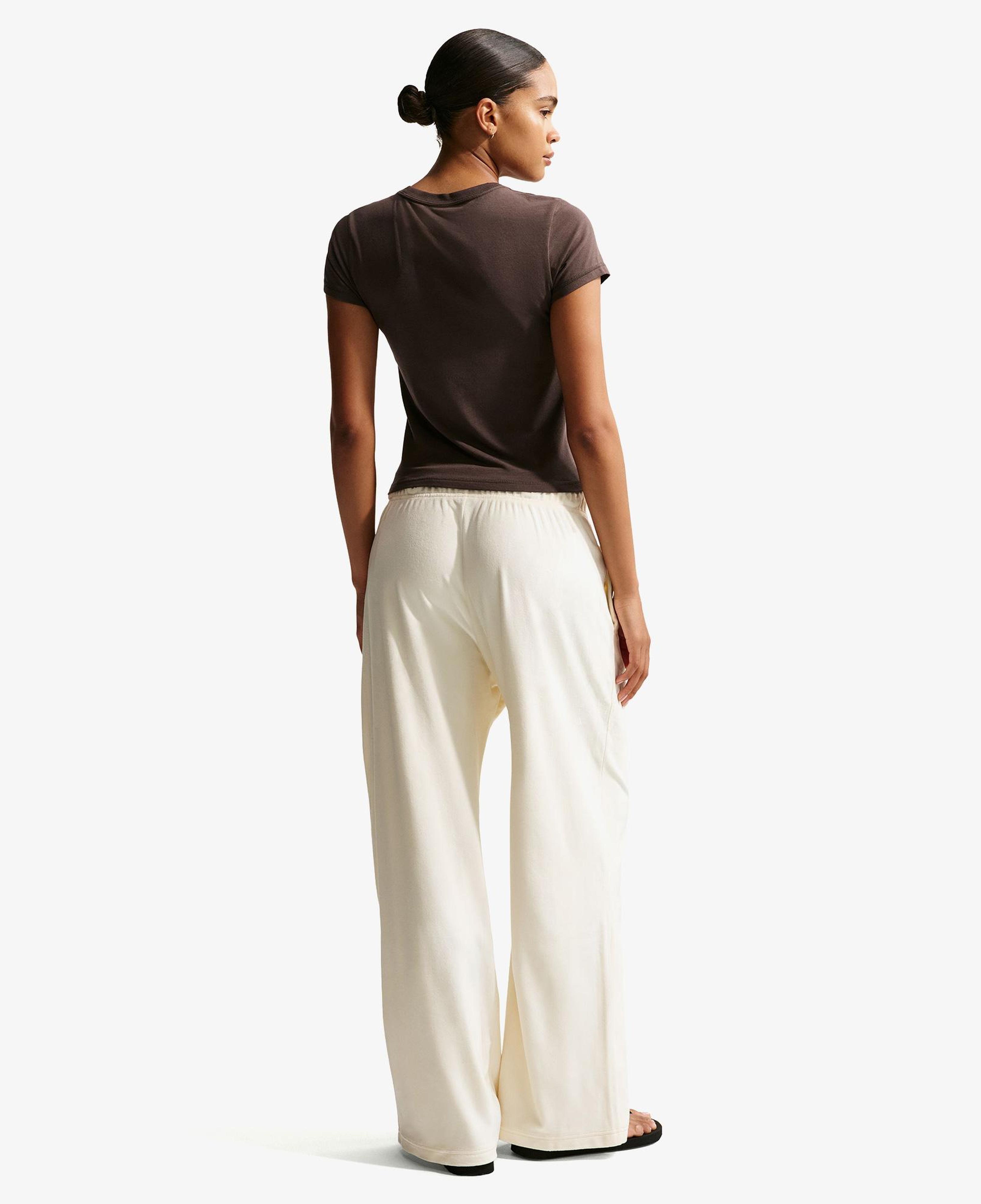 Nike Sportswear Kadın Kahverengi Crop T-Shirt