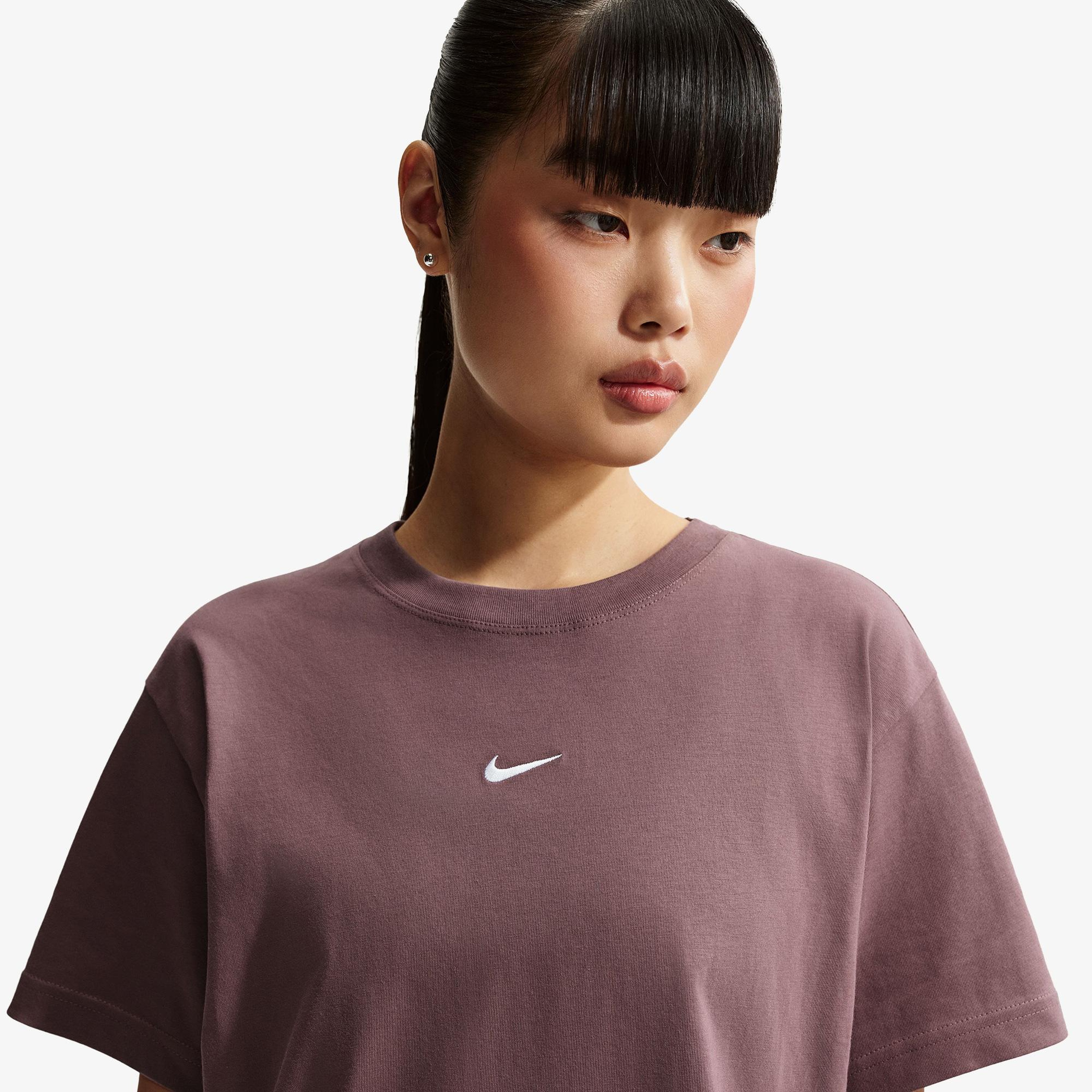 Nike Sportswear Classic Kadın Kahverengi T-Shirt