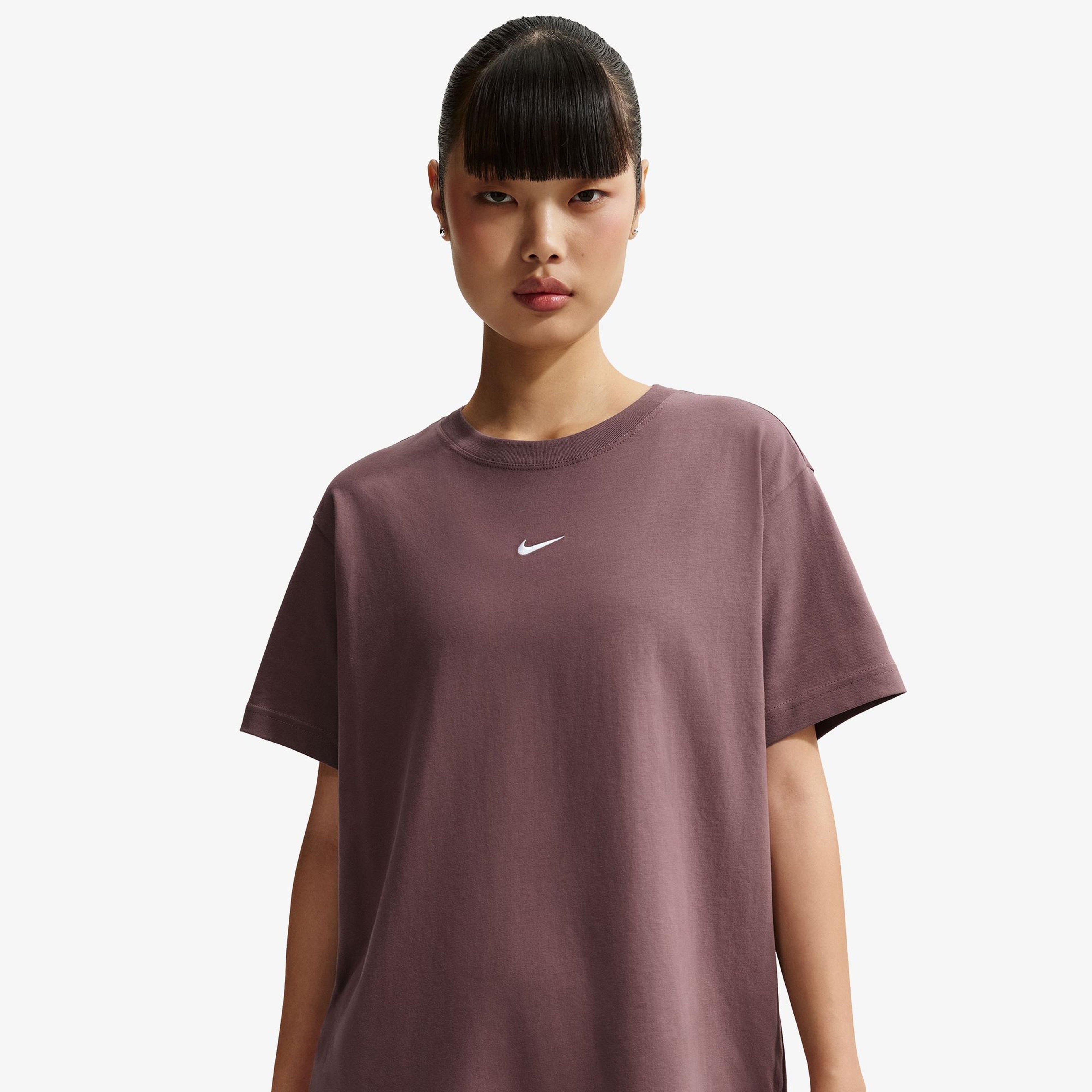 Nike Sportswear Classic Kadın Kahverengi T-Shirt