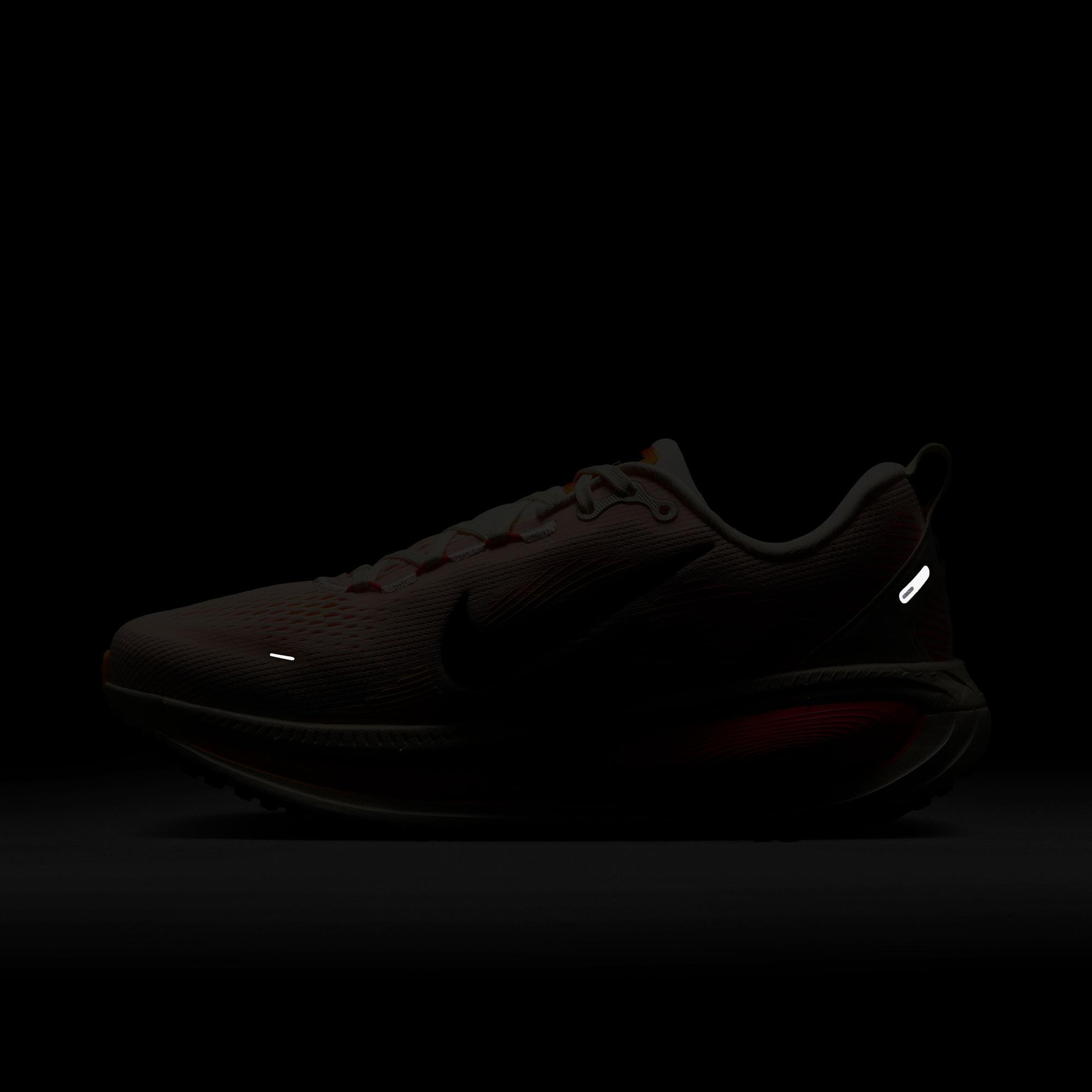 Nike Vomero 18 Kadın Turuncu Koşu Ayakkabısı