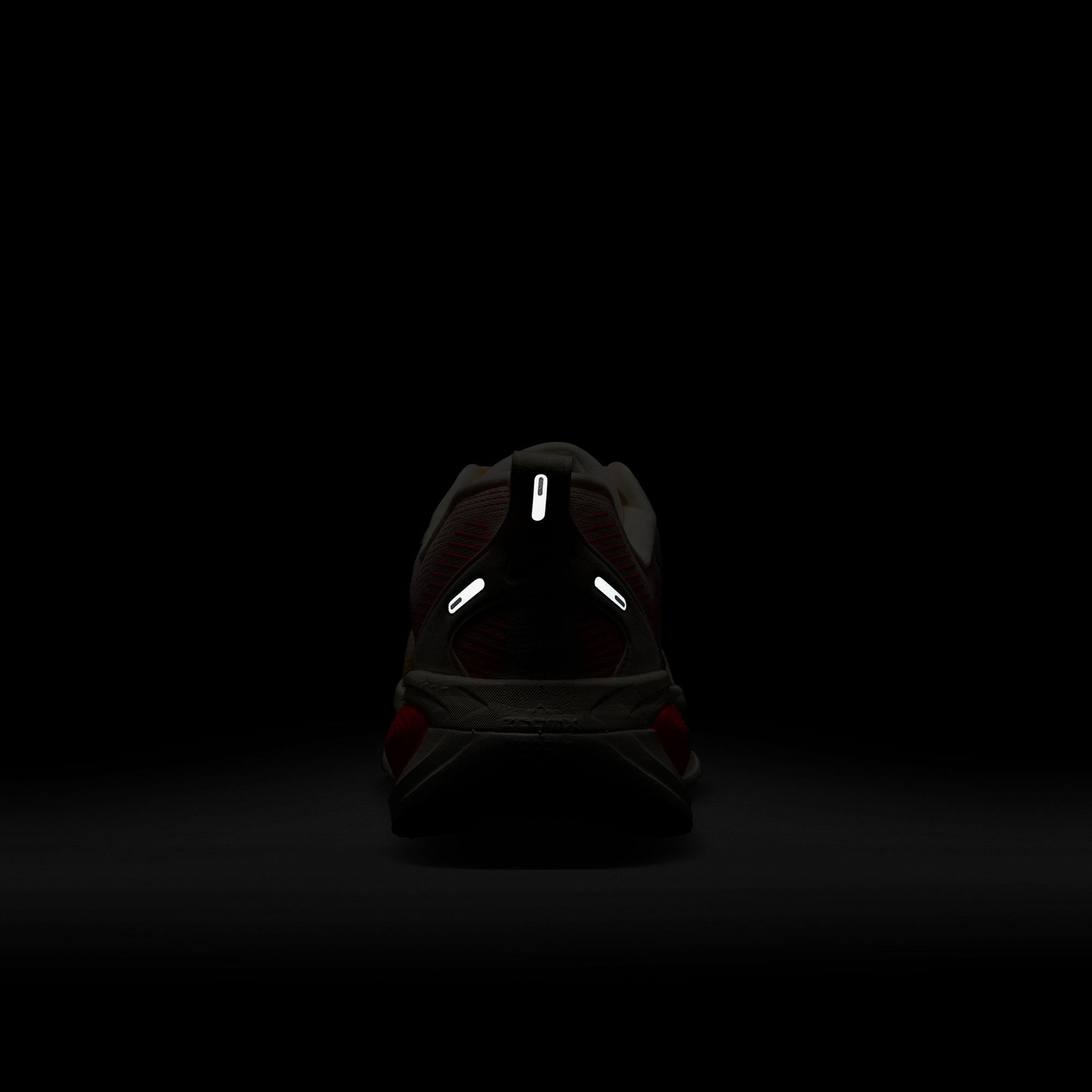 Nike Vomero 18 Kadın Turuncu Koşu Ayakkabısı