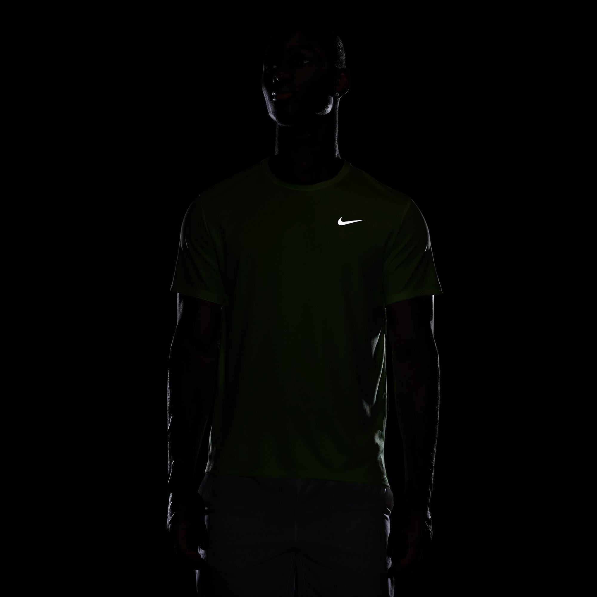 Nike Dri-Fit Miler Erkek Yeşil T-Shirt