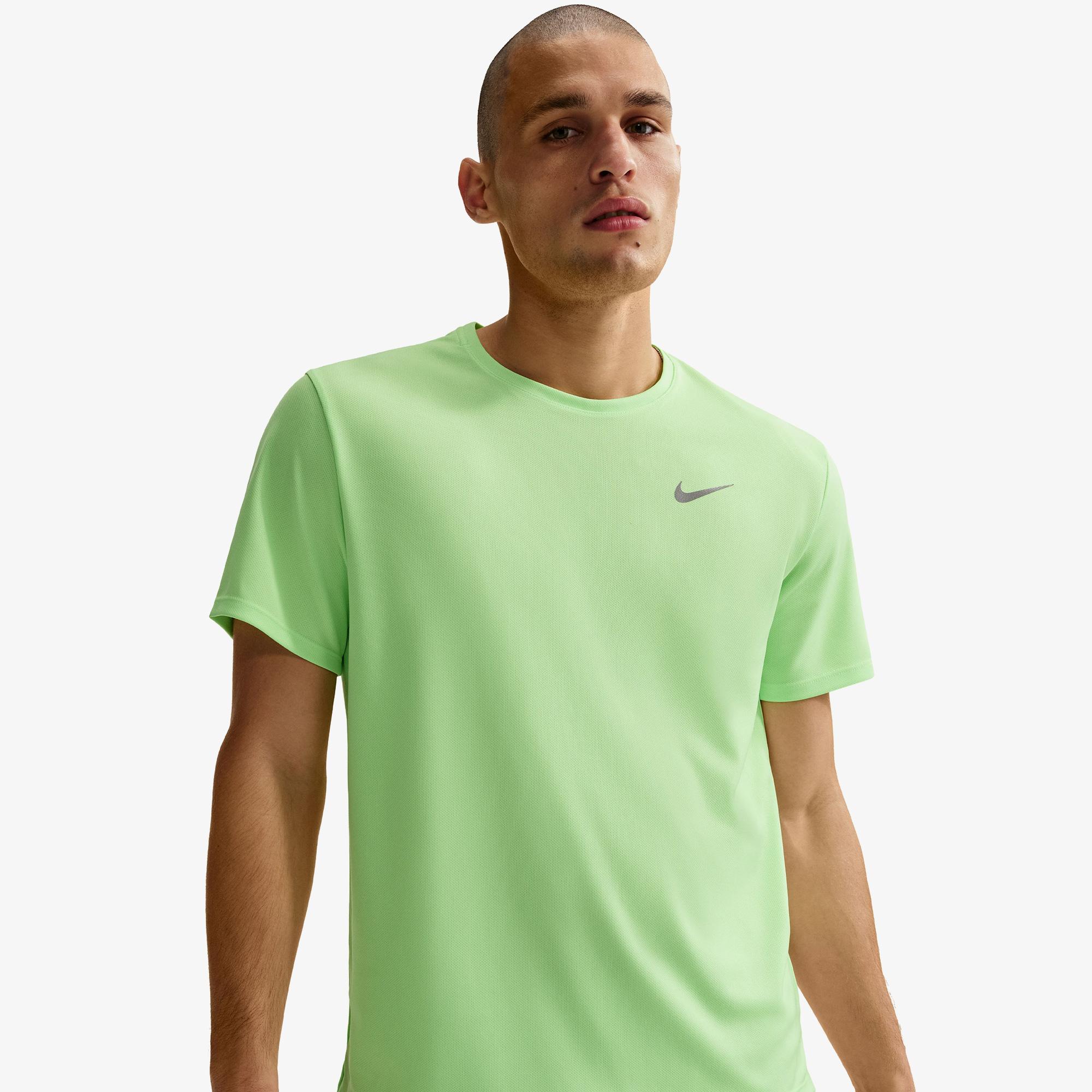 Nike Dri-Fit Miler Erkek Yeşil T-Shirt