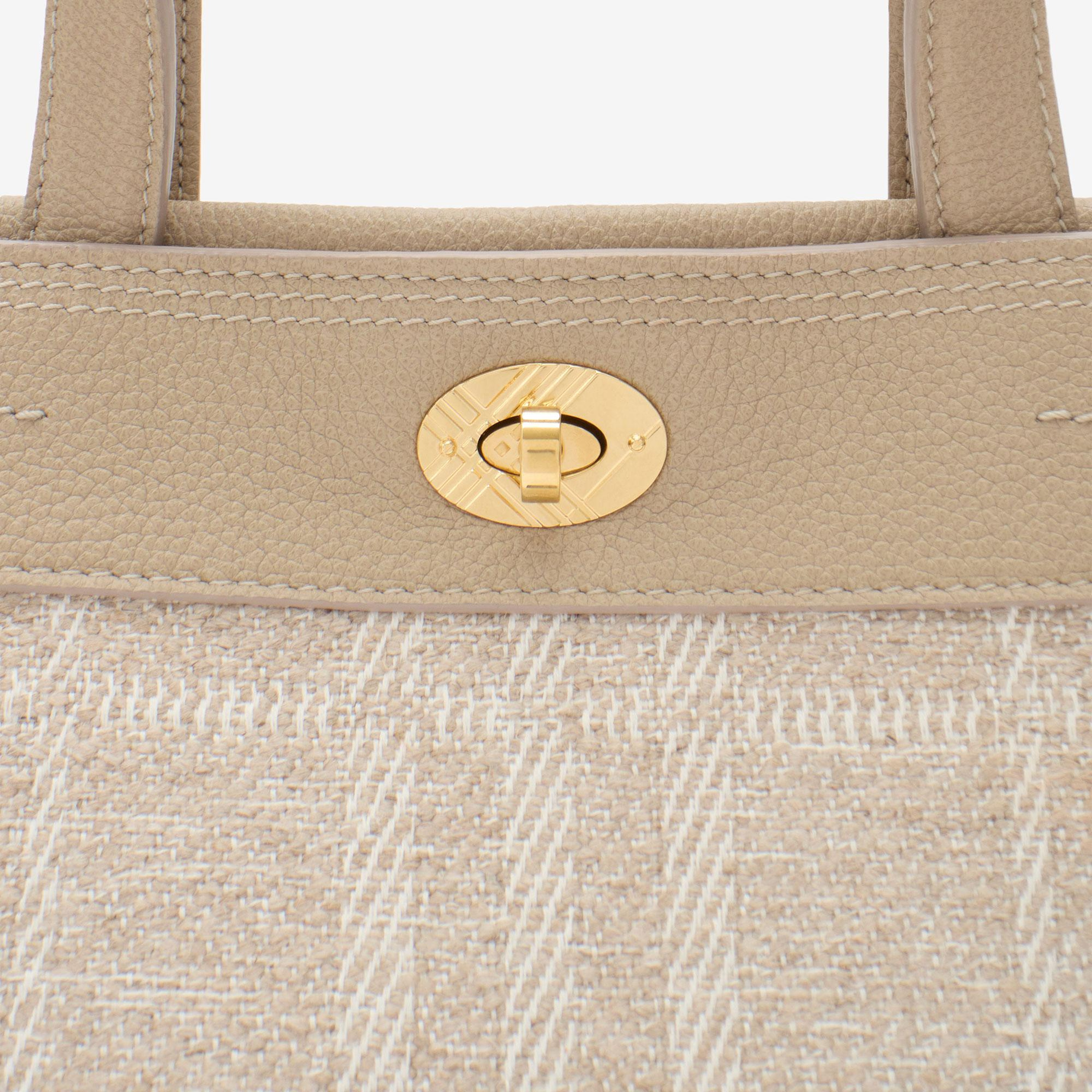 Burberry Small Cotswolds Tote Kadın Krem El Çantası