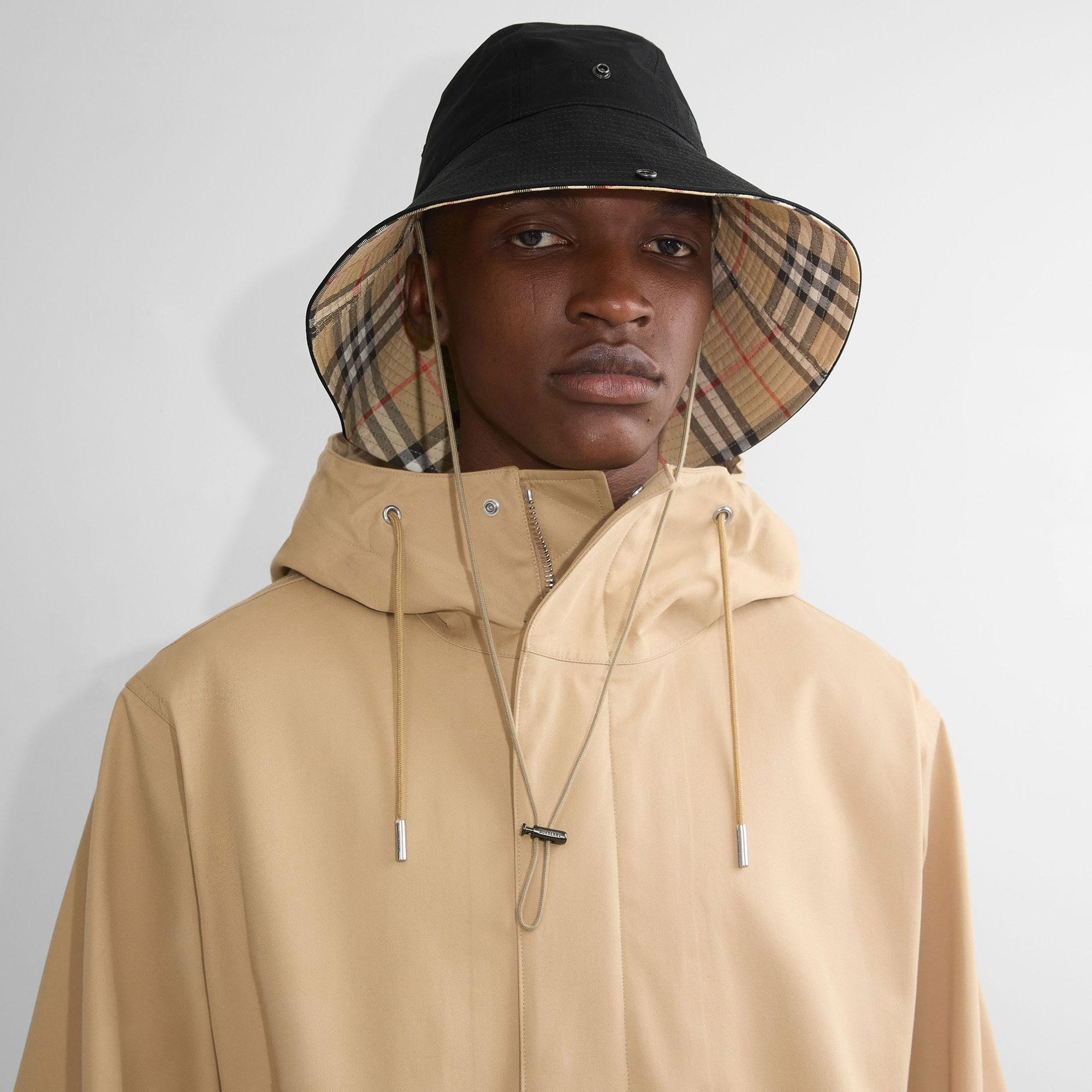 Burberry Check Brim Gabardine Erkek Siyah Şapka