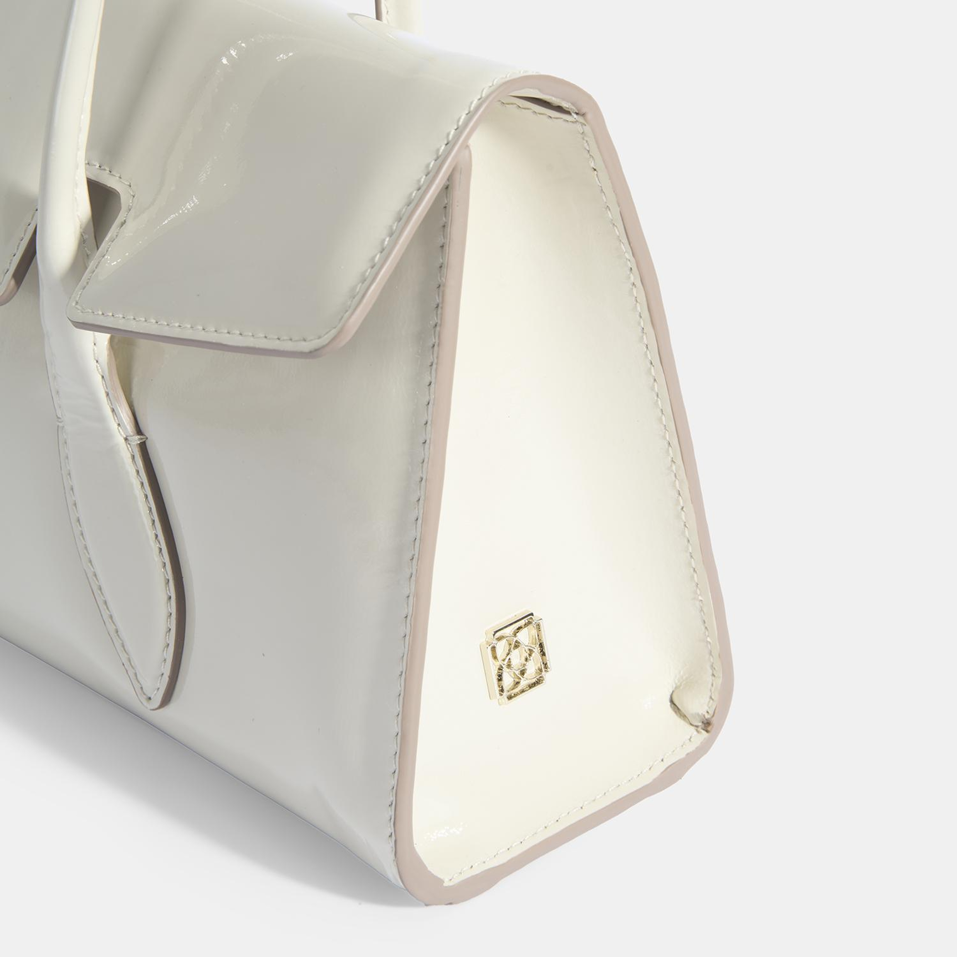 Bej Kadın Yaprak Detaylı Deri Omuz Çantası