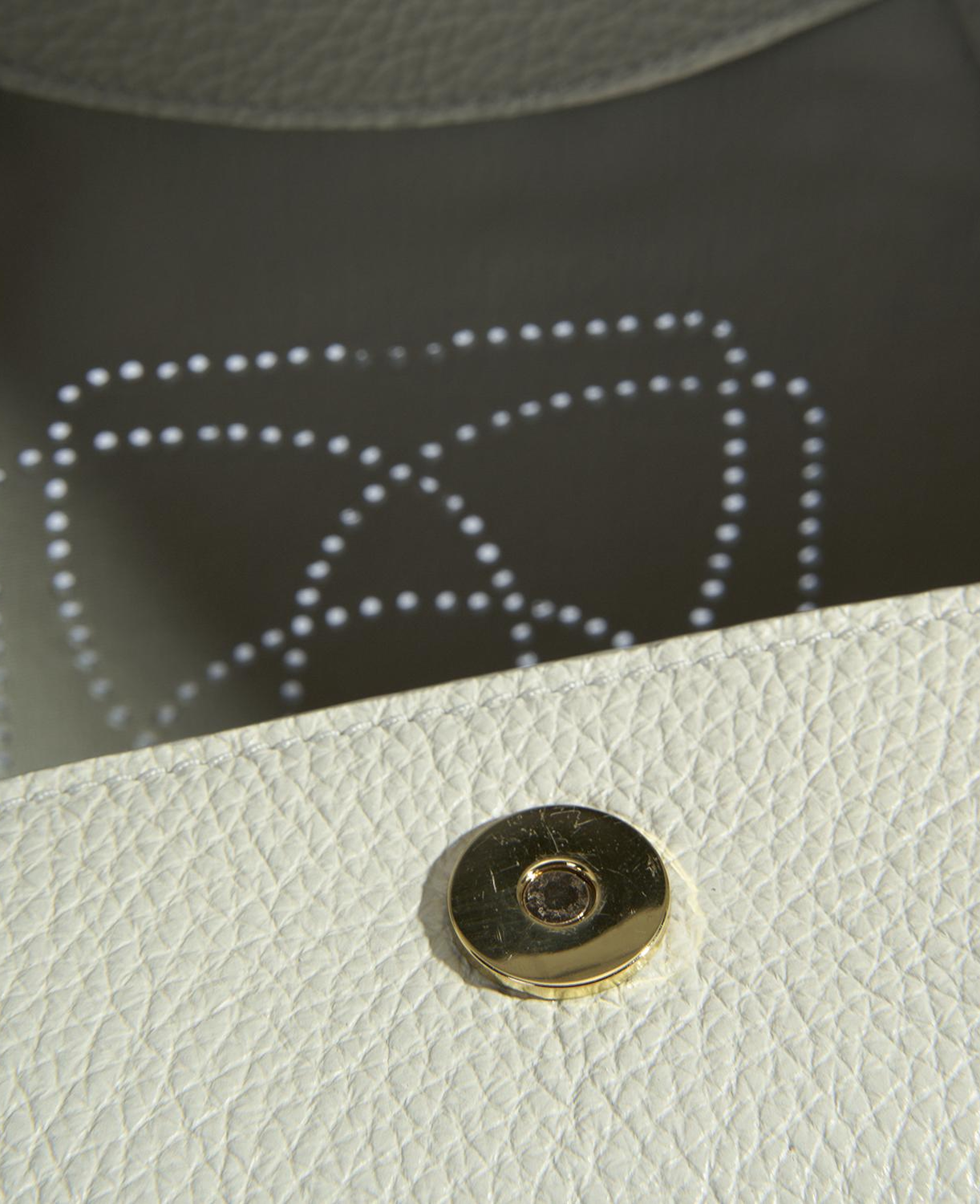 Kadın Beyaz Logo Baskılı Deri Omuz Çantası