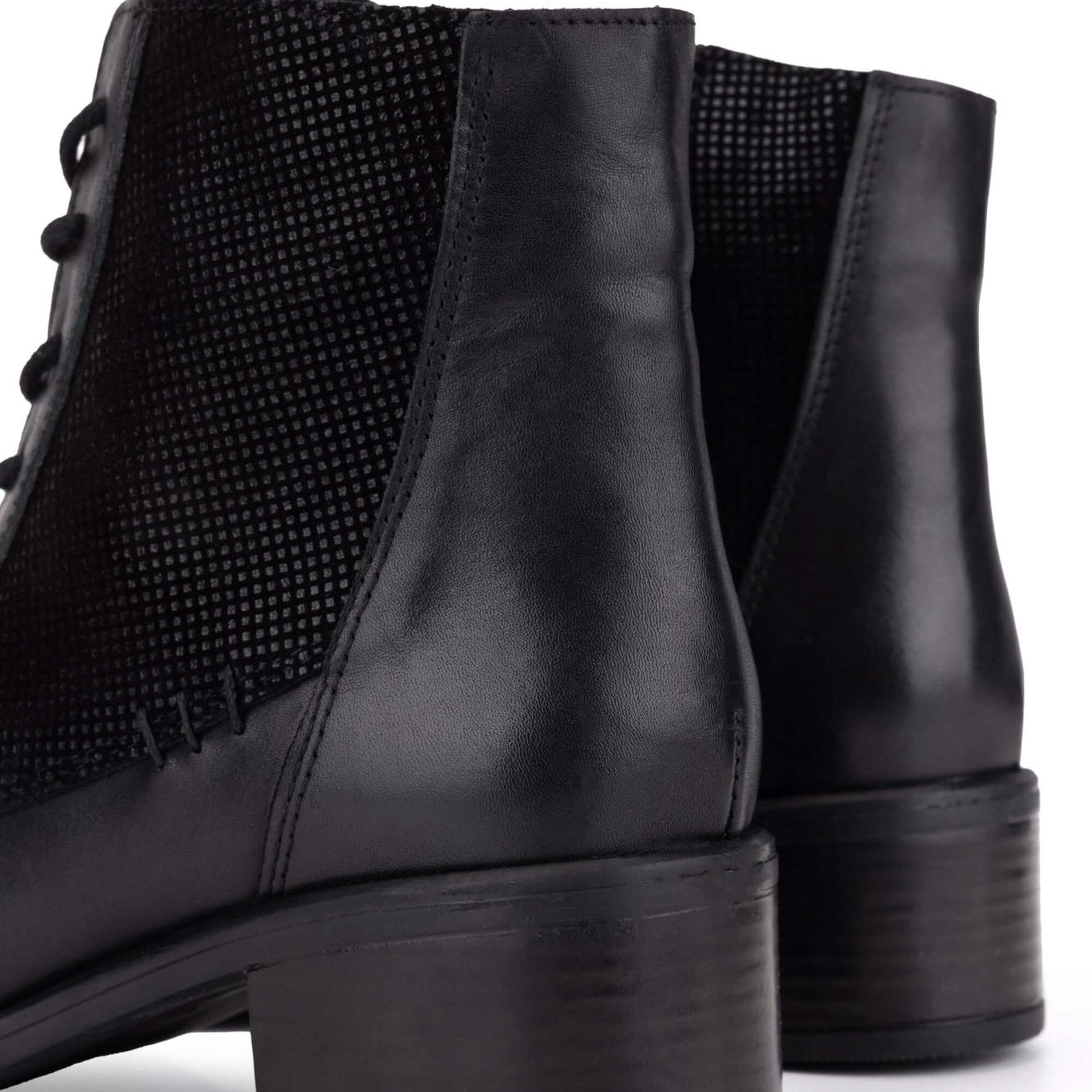 Tamer Tanca Kadın Hakiki Deri Siyah Topuklu Bot