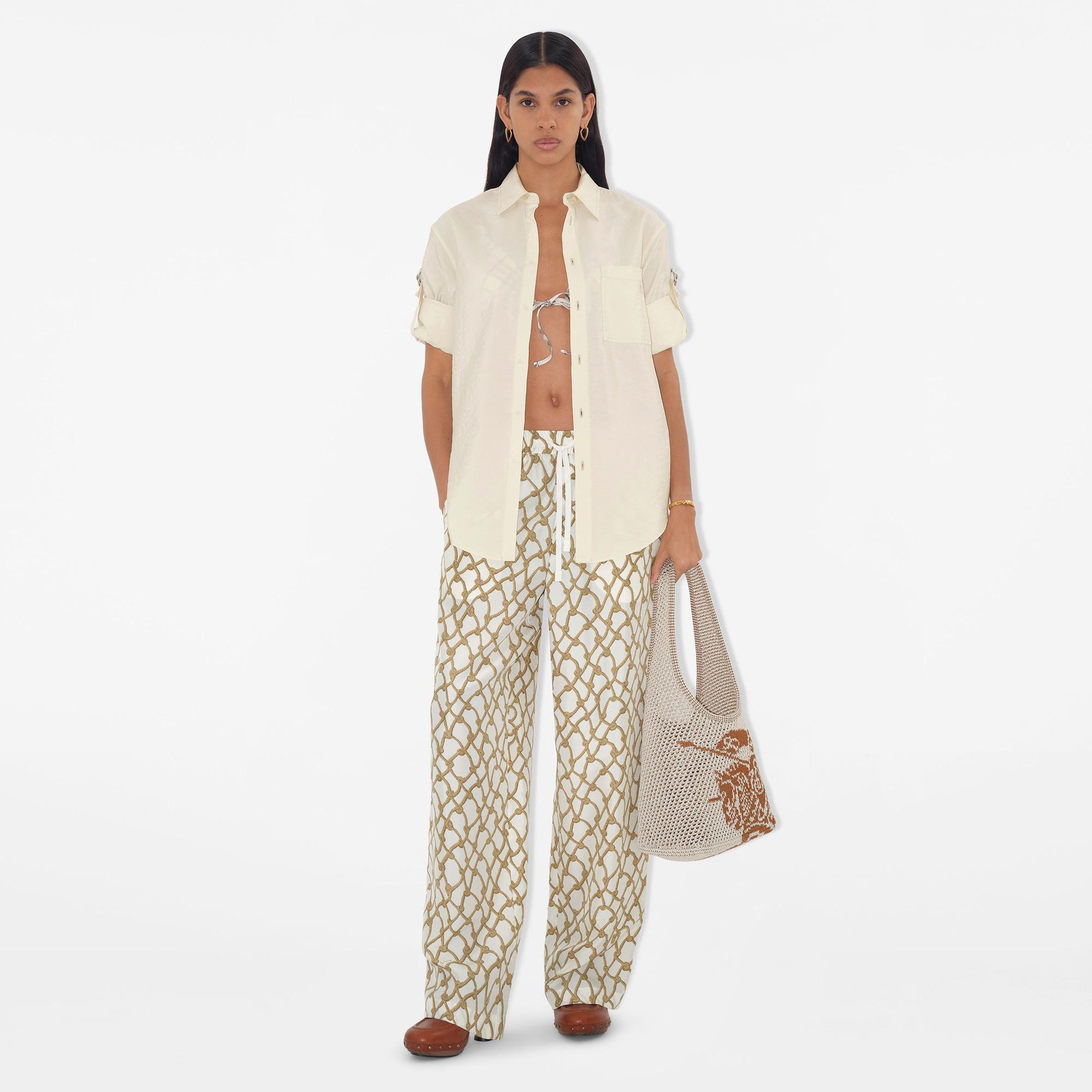 Burberry Large Crochet Kadın Krem Omuz Çantası