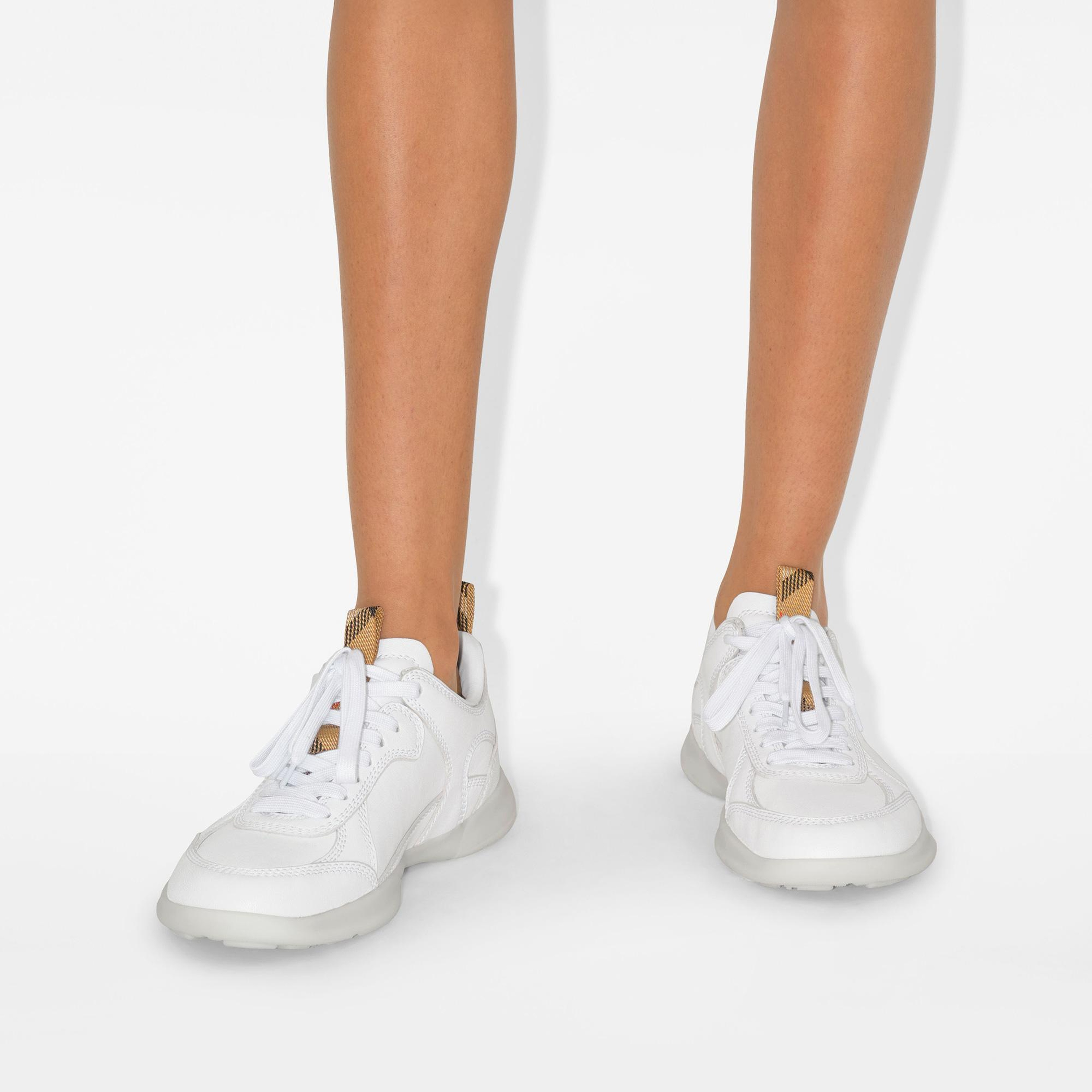 Burberry Leather Matrix Kadın Beyaz Sneaker