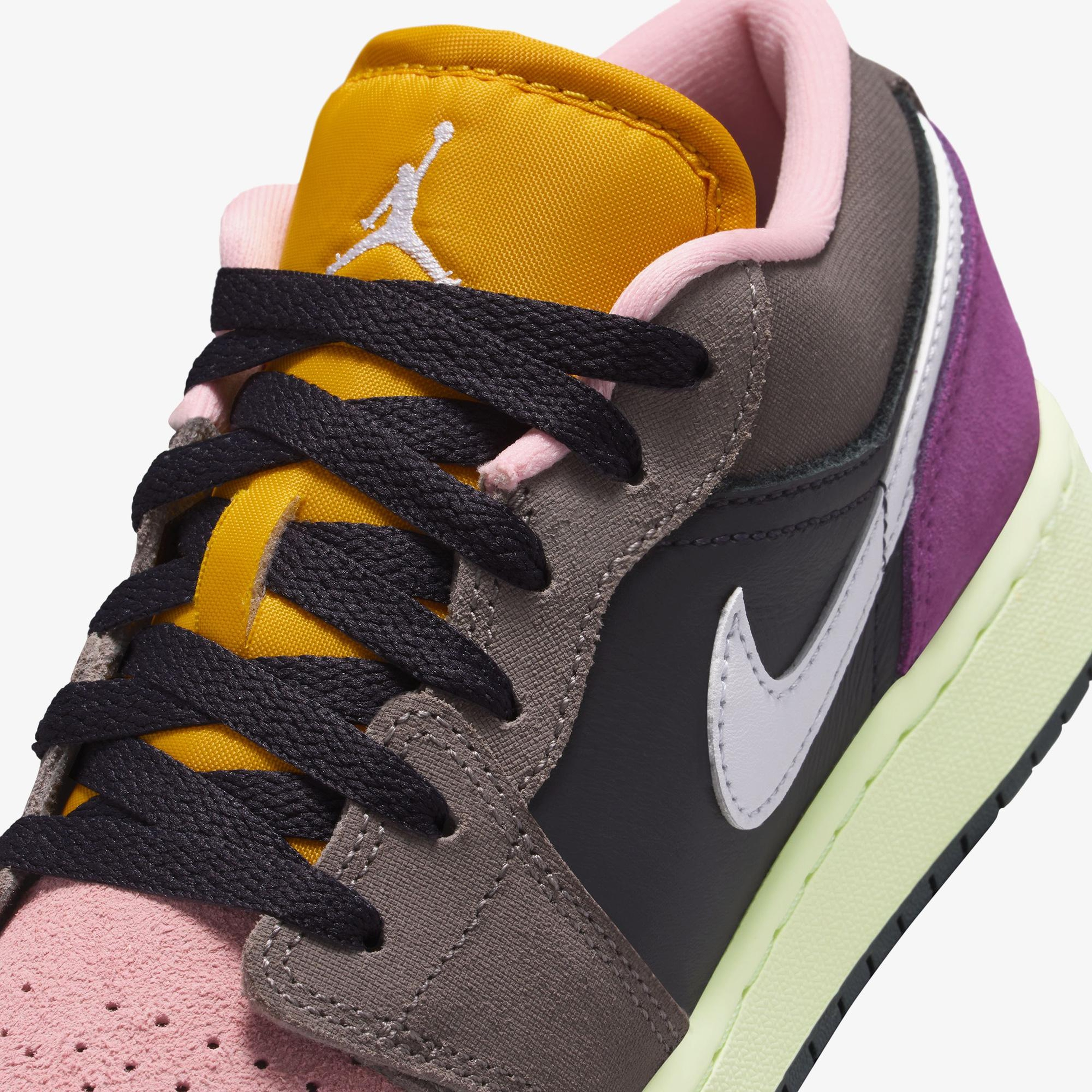 Jordan Air 1 Low SE Renkli Spor Ayakkabı