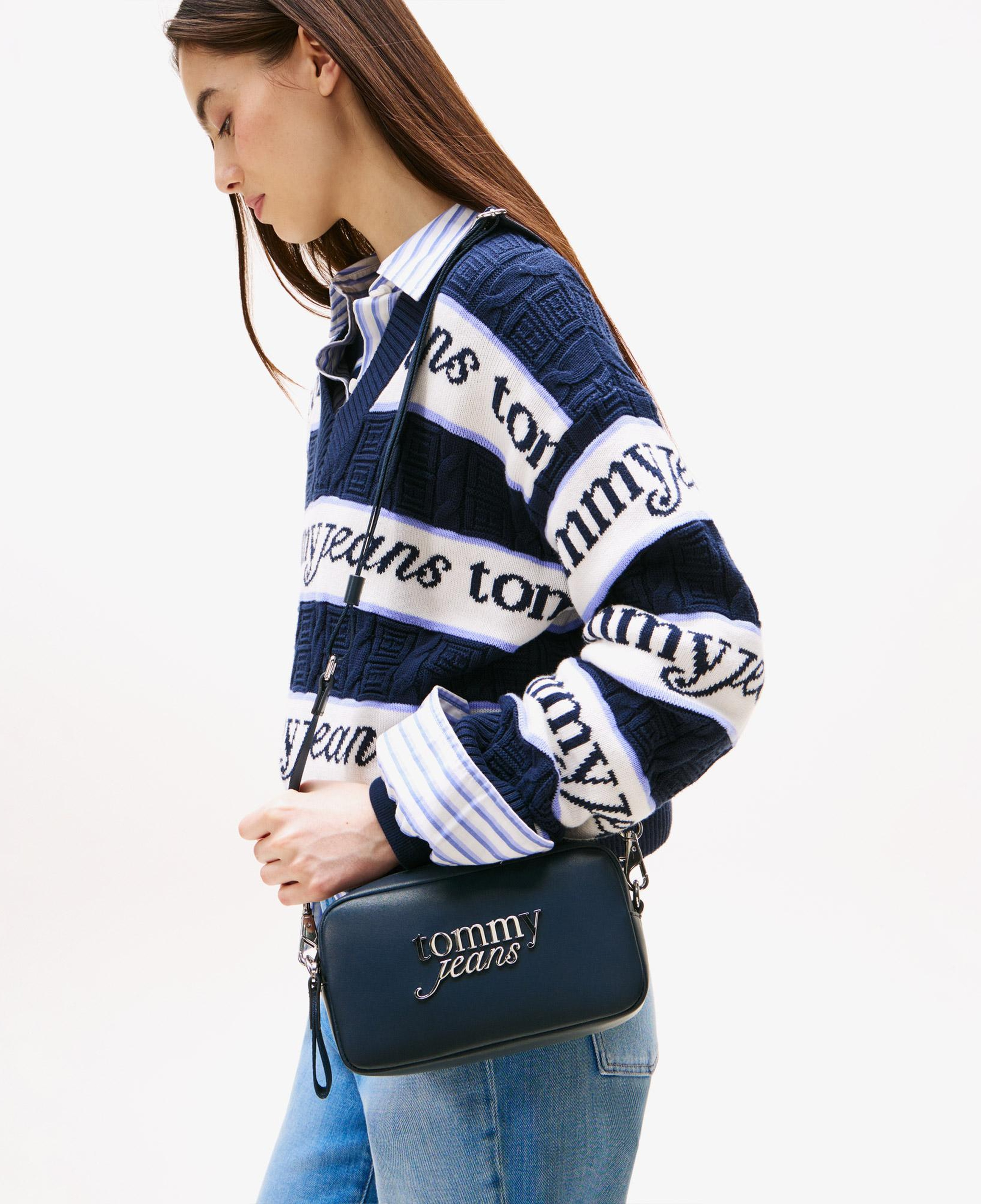 Tommy Jeans Bold Script Kadın Mavi Omuz Çantası