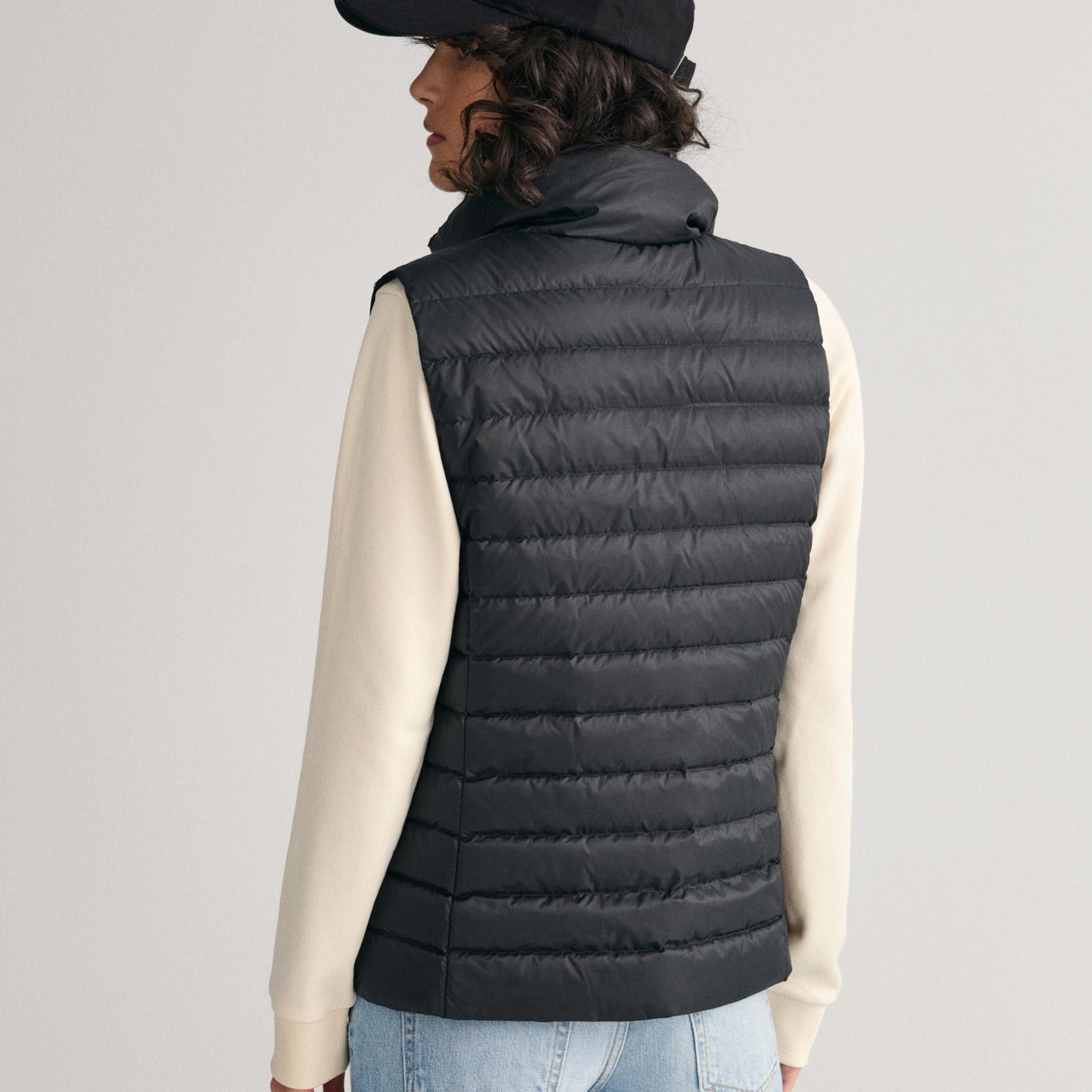 GANT Kadın Siyah Regular Fit Dik Yaka Kapitone Yelek