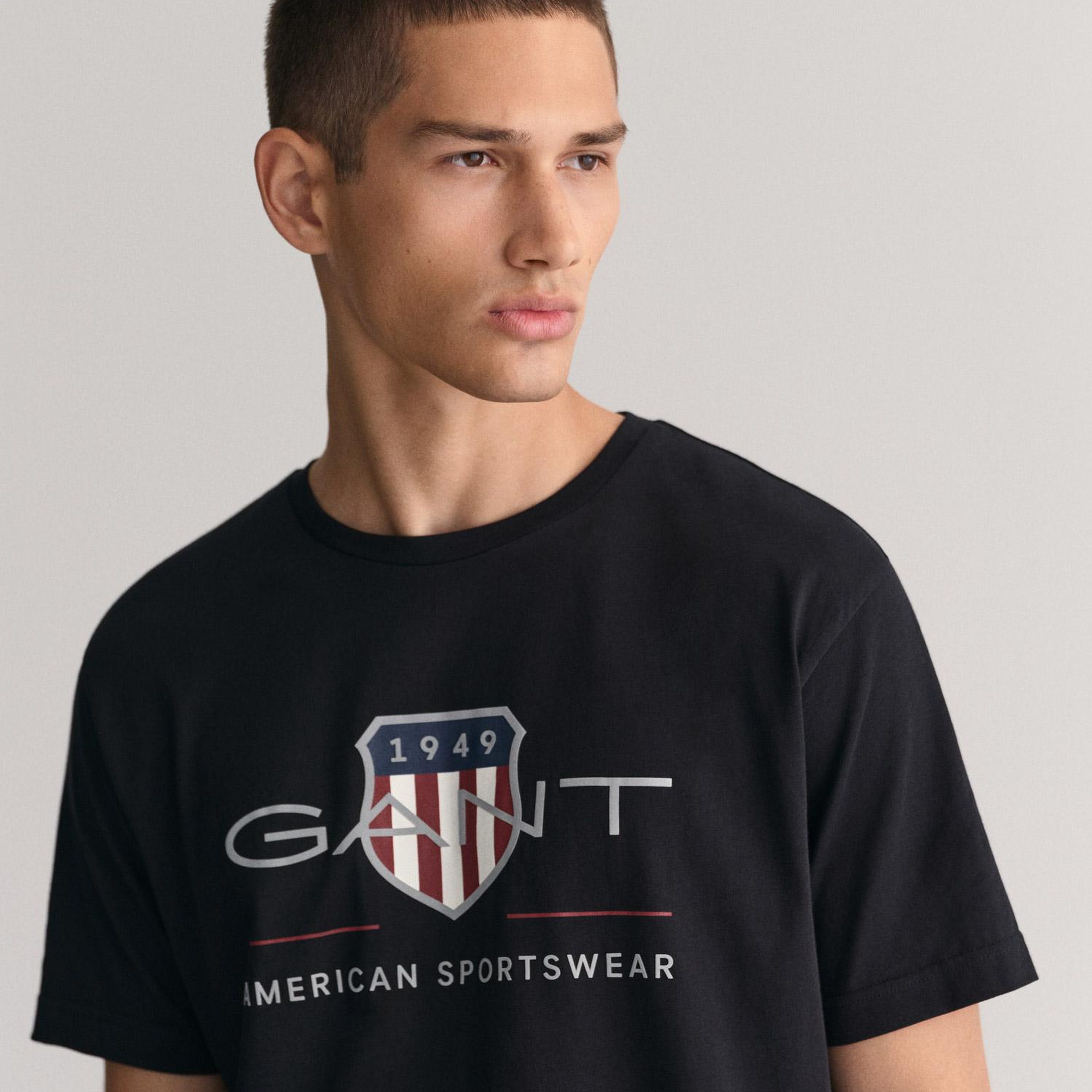 GANT Erkek Siyah Regular Fit Bisiklet Yaka Logolu T-Shirt