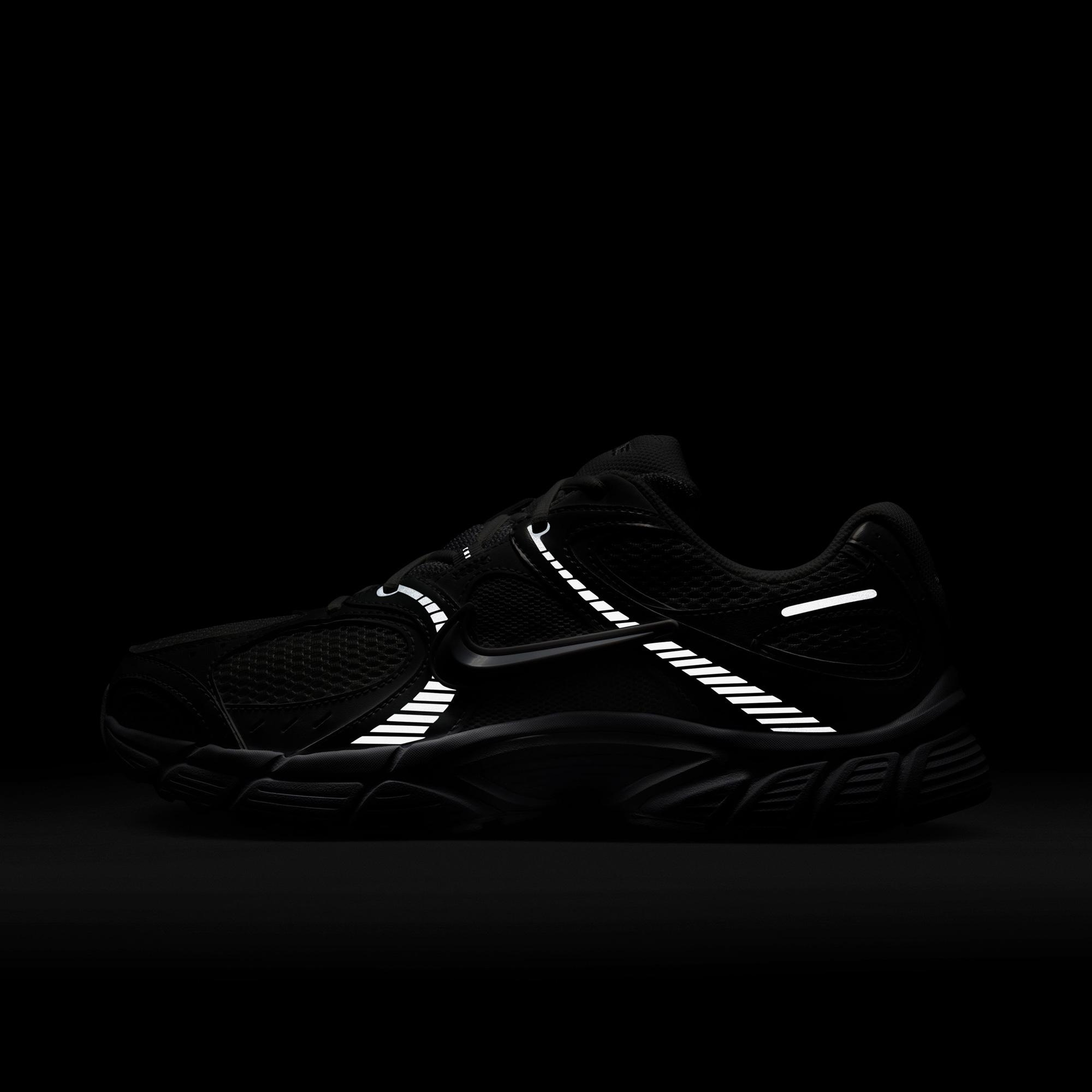 Nike V5 RNR Erkek Beyaz Spor Ayakkabı