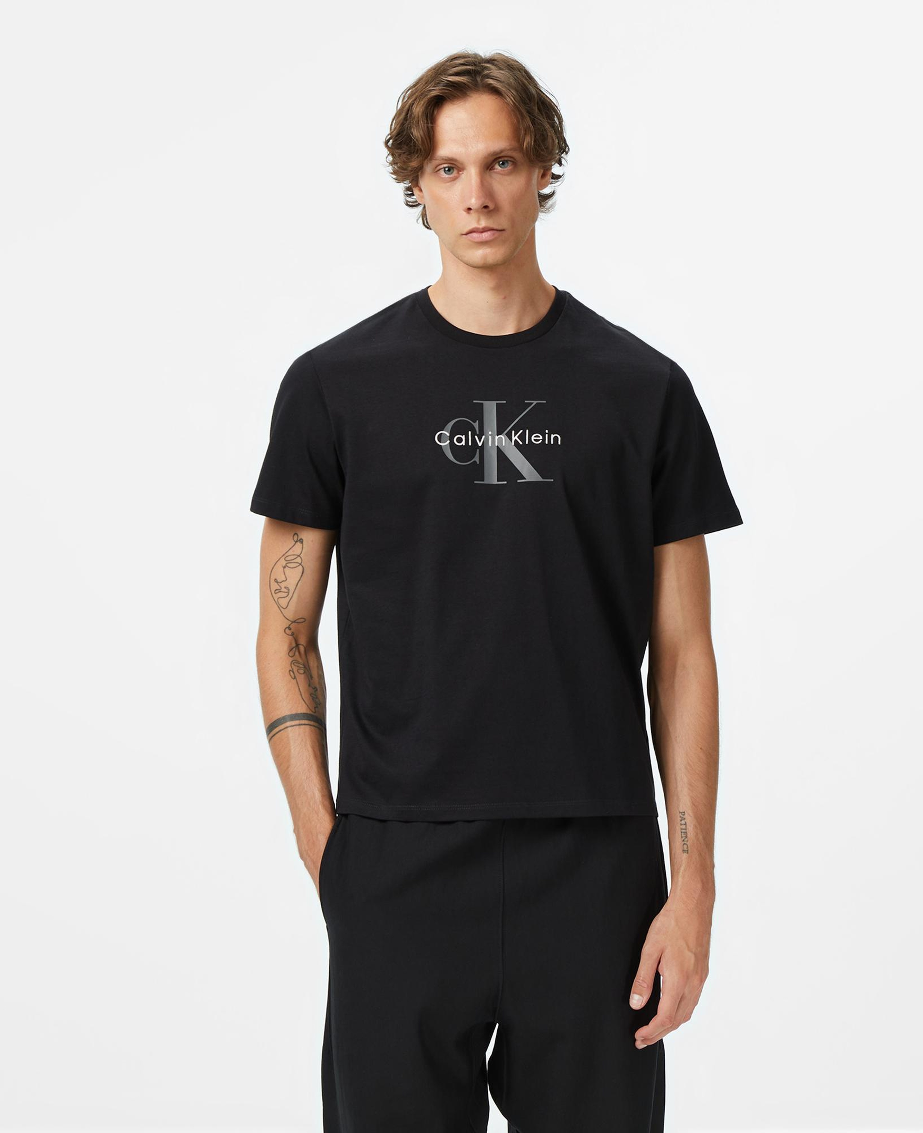 Calvin Klein Hero Monologo Erkek Siyah T-Shirt