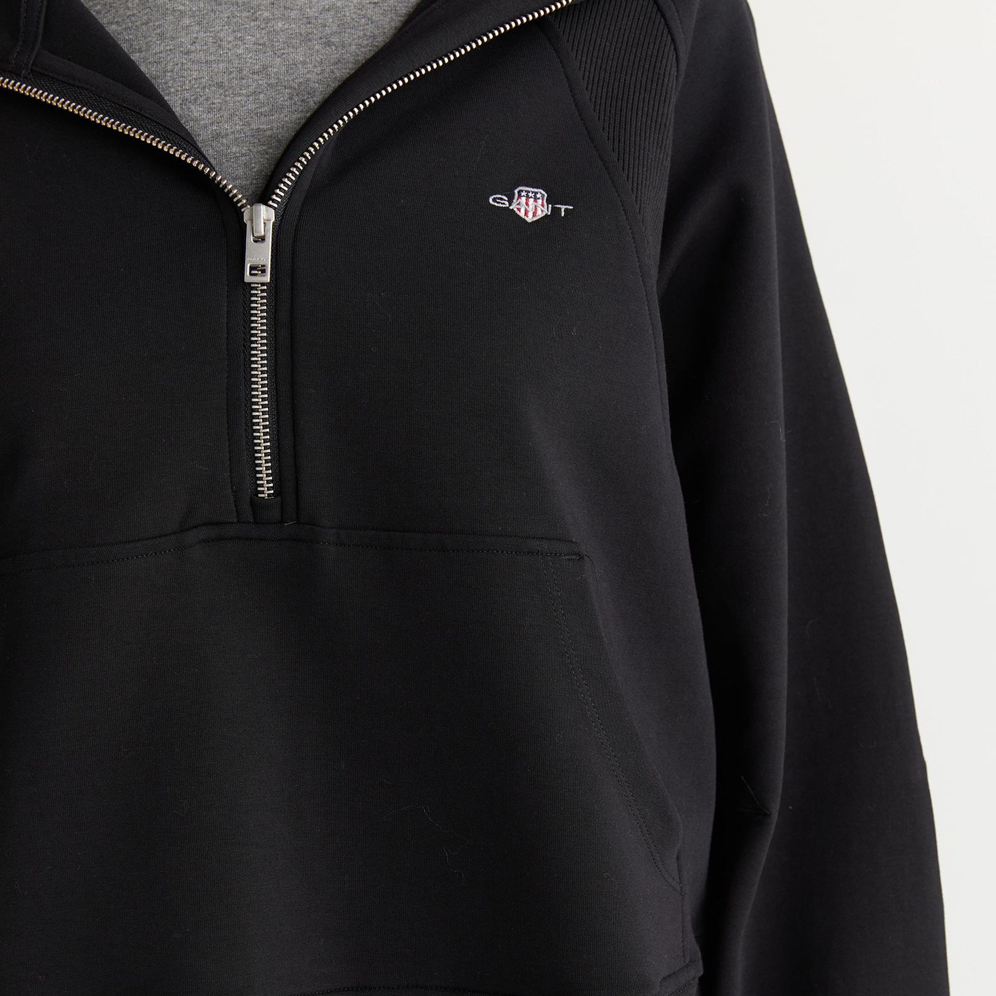 Kadın Siyah Regular Fit Kapüşonlu Sweatshirt
