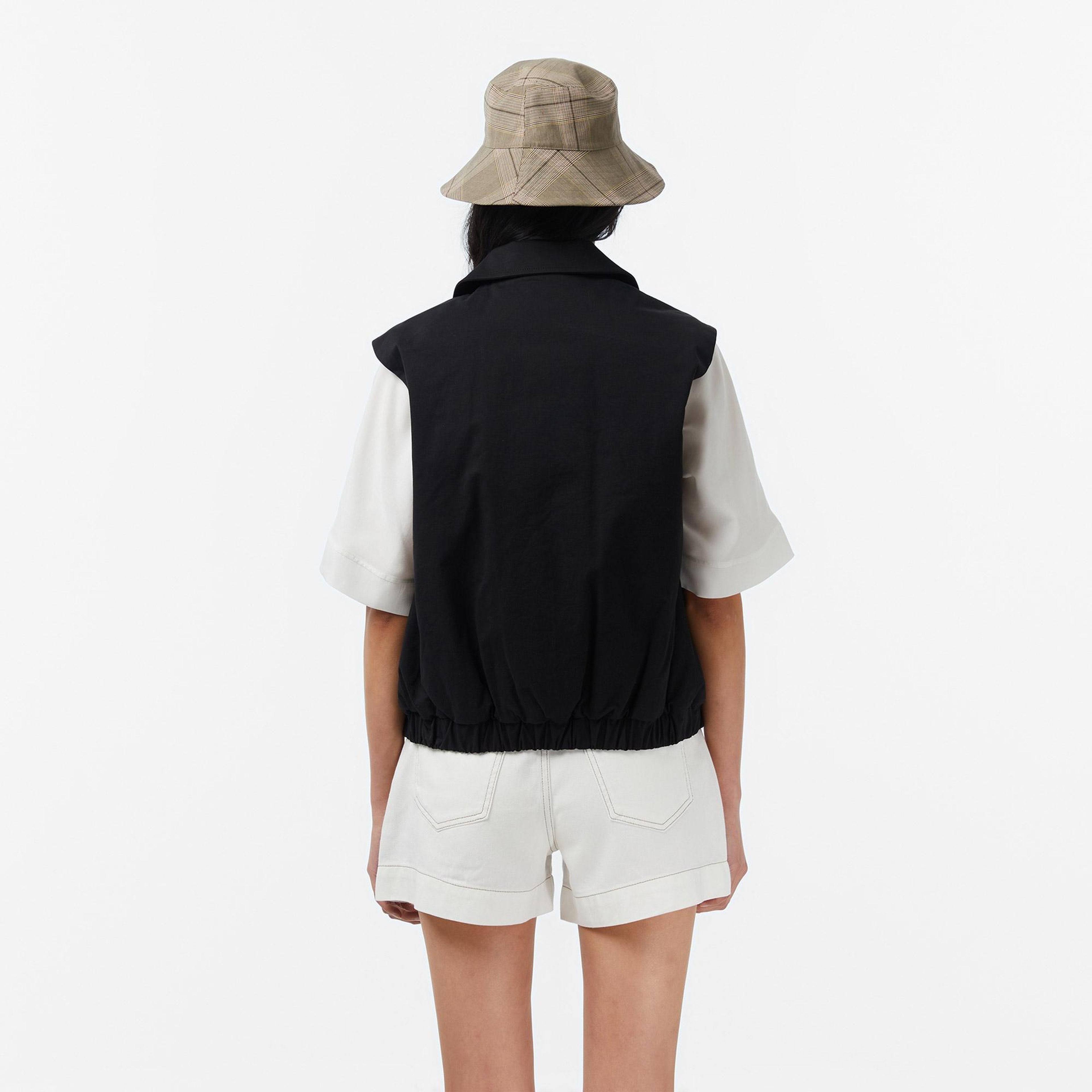 Lacoste Kadın Regular Fit Siyah Yelek