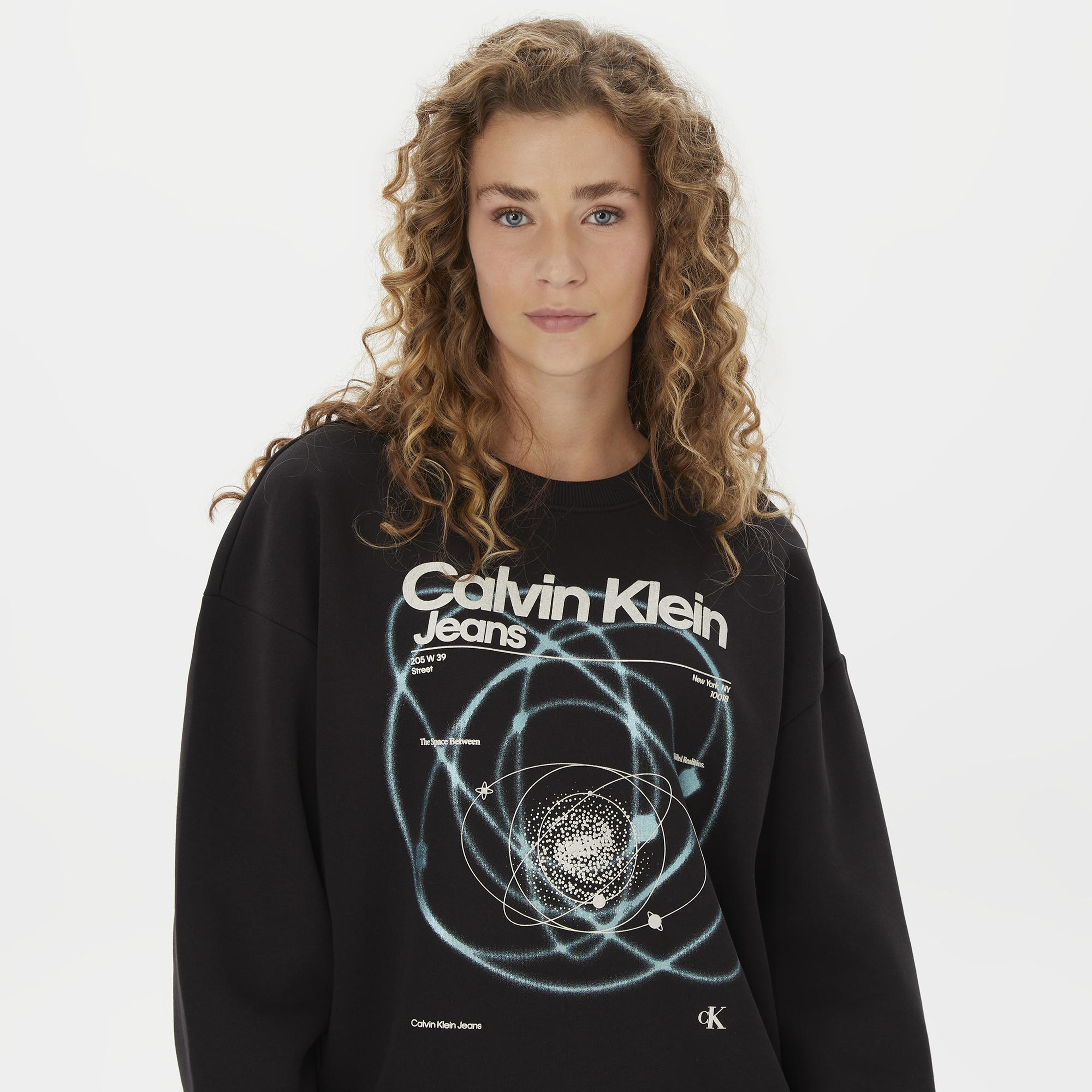 Calvin Klein Jeans Galaxy Aw Boyfriend Crewneck Kadın Siyah Sweatshirt