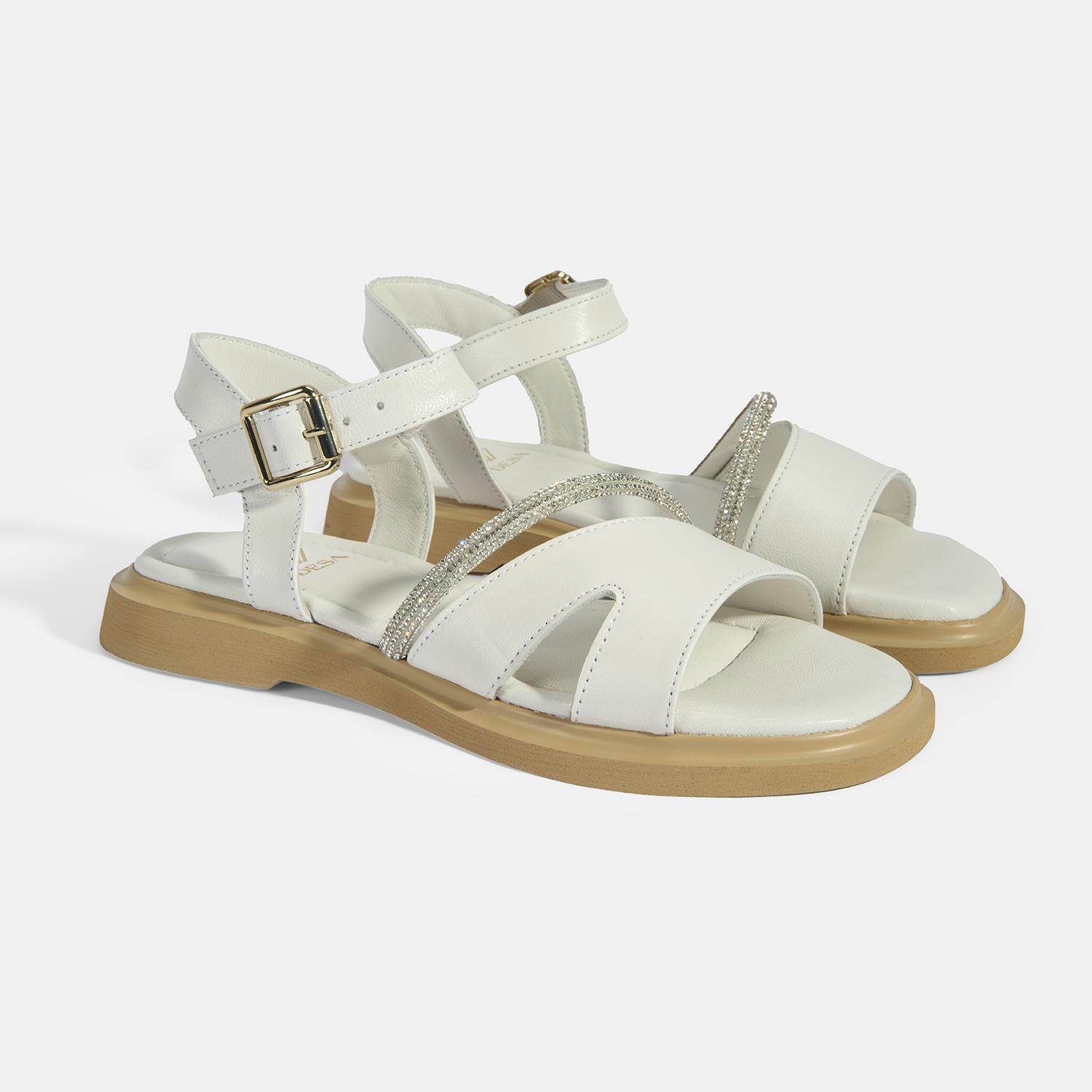 Kadın Beyaz Ayarlanabilir Tokalı Taş Detaylı Deri Sandalet