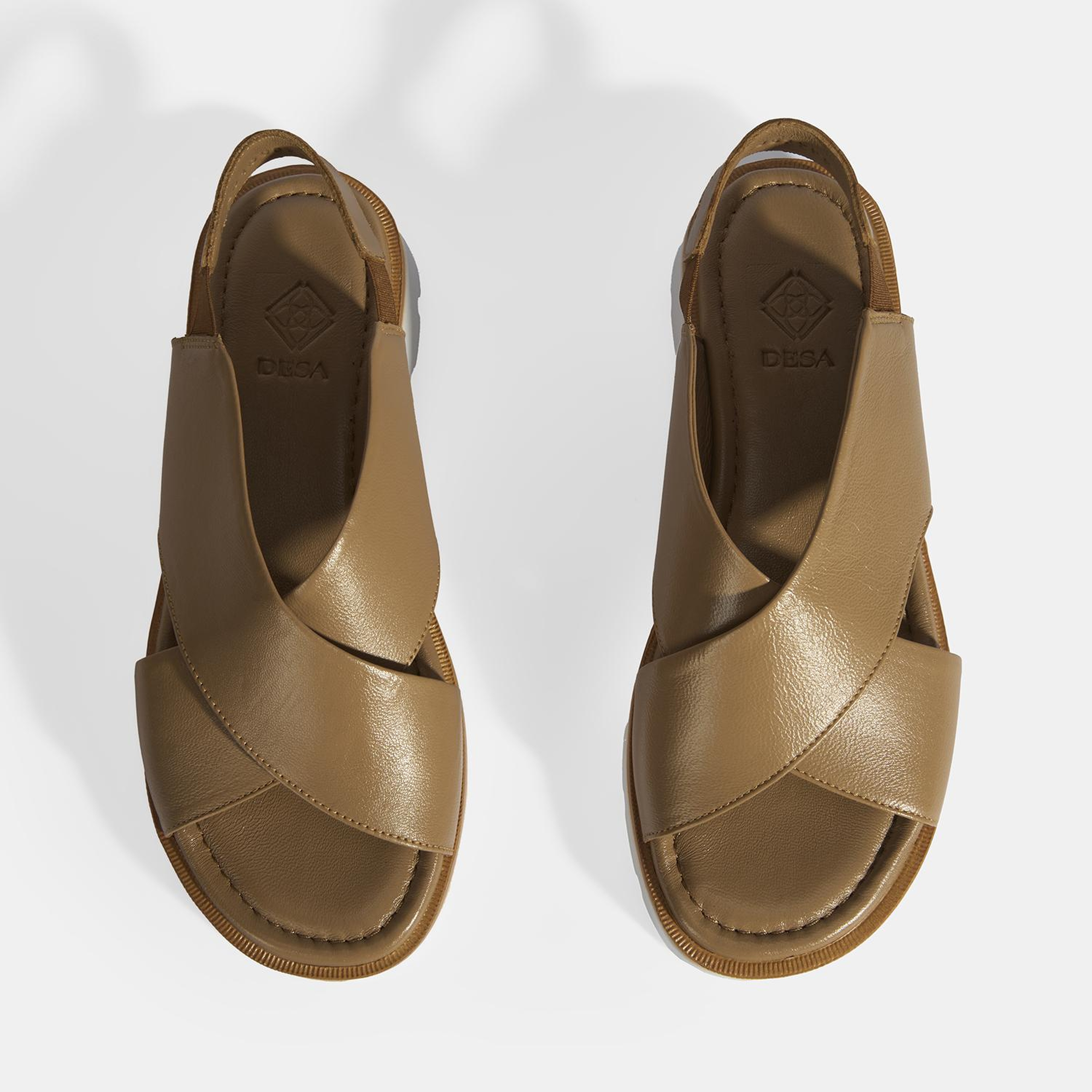 Taba Kadın Lastik Bantlı Deri Sandalet