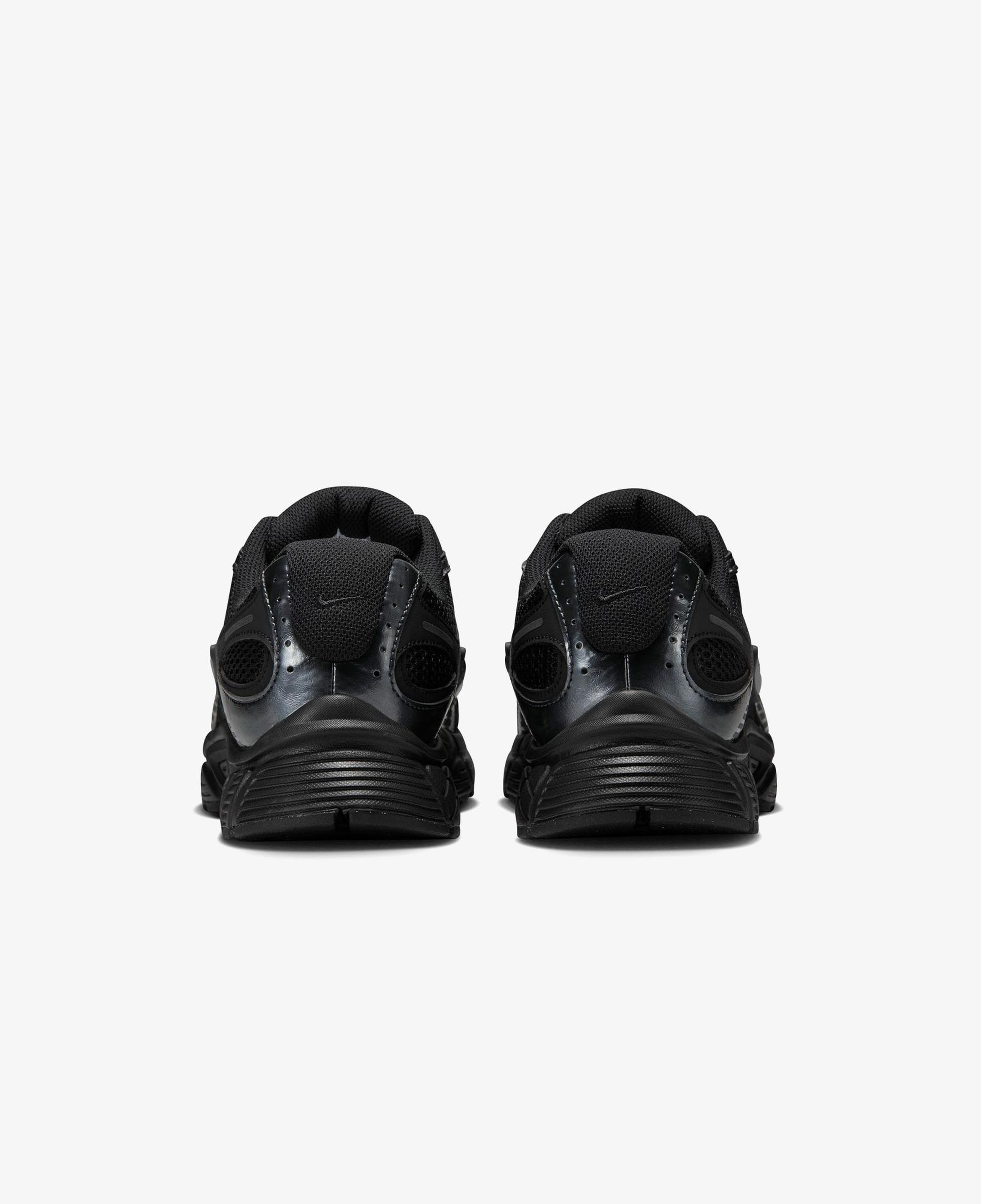 Nike V5 RNR Erkek Siyah Spor Ayakkabı