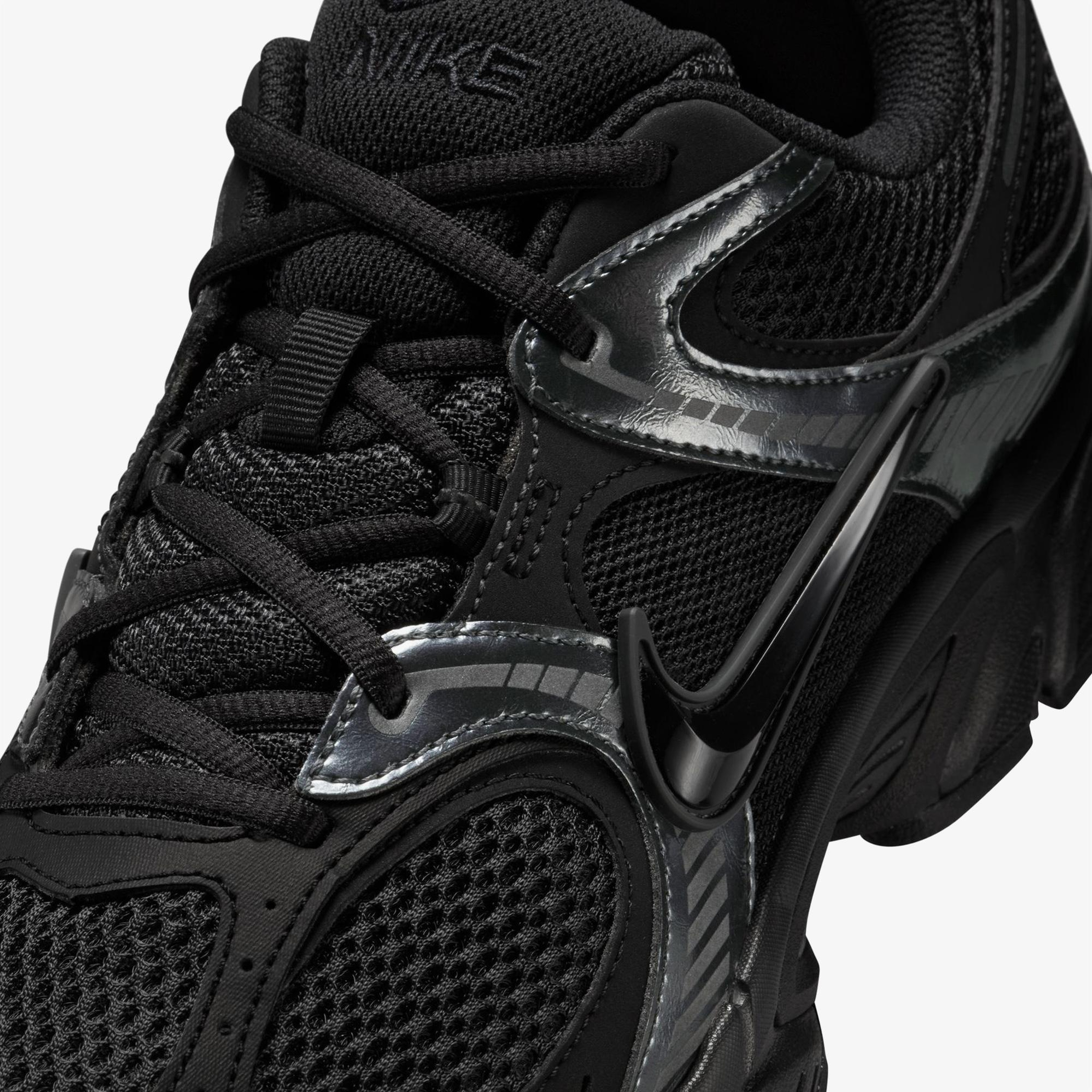 Nike V5 RNR Erkek Siyah Spor Ayakkabı