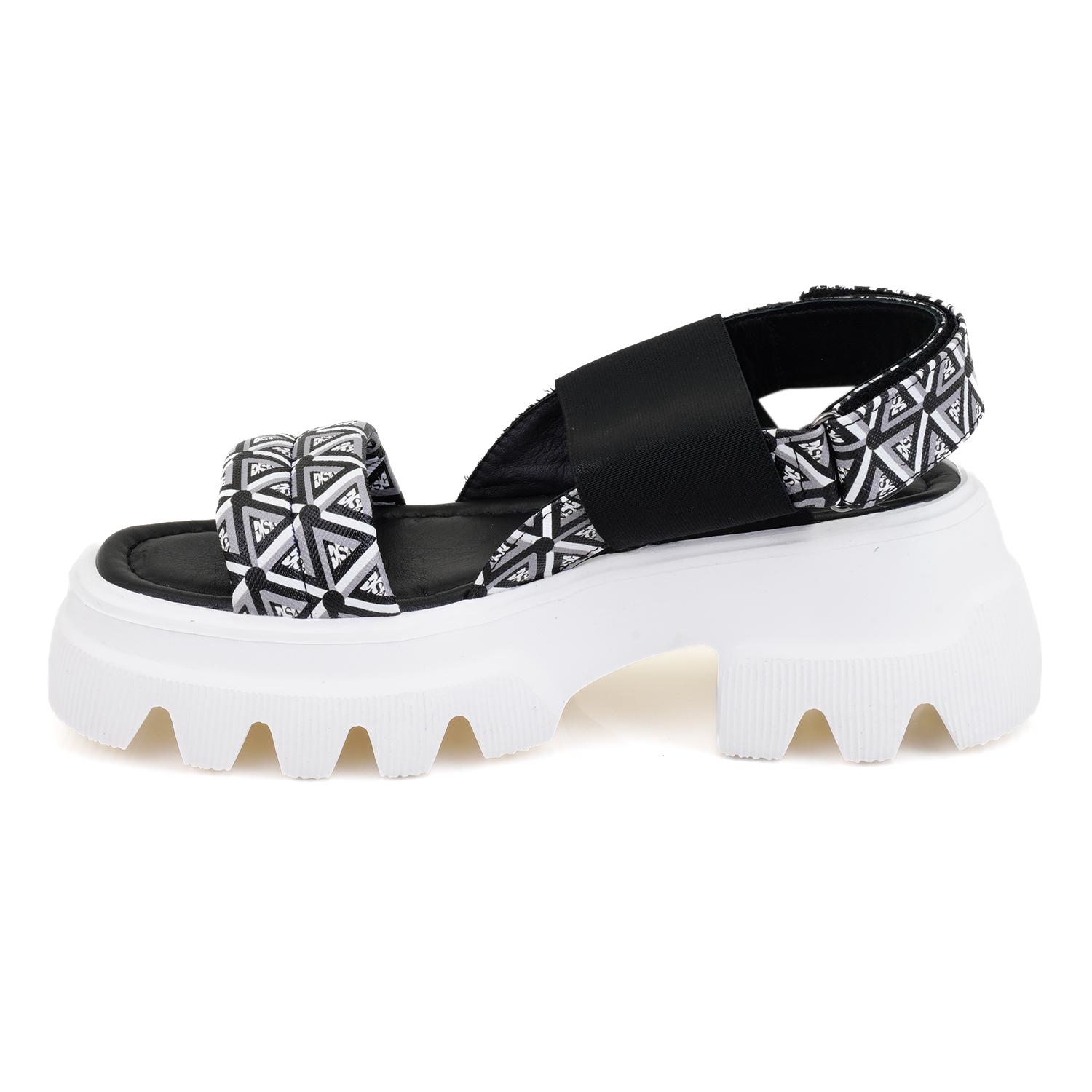 Kadın Siyah Monogram Desenli Dolgu Topuklu Sandalet