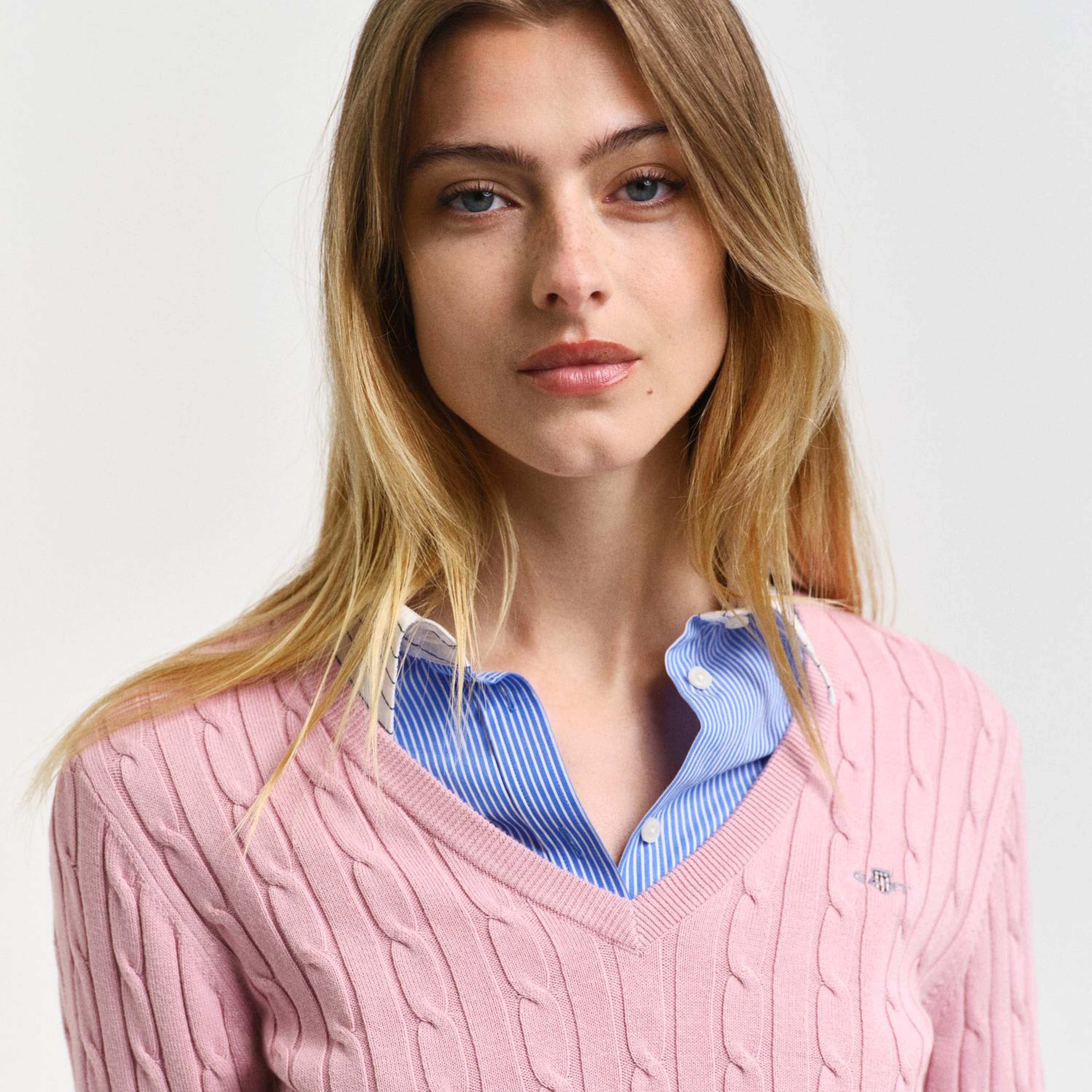 GANT Kadın Pembe Slim Fit V Yaka Kazak
