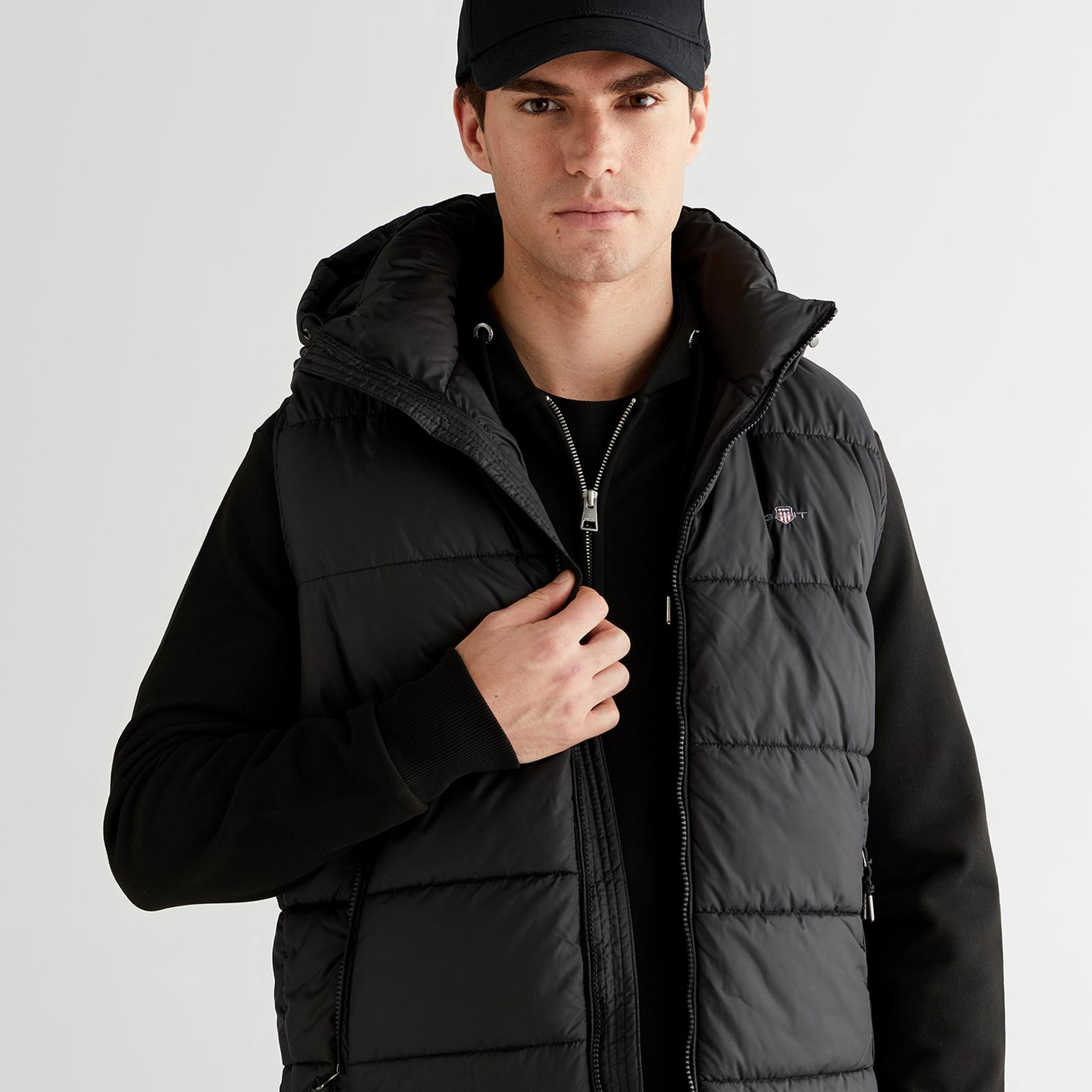 GANT Erkek Siyah Regular Fit Fermuarlı Yelek