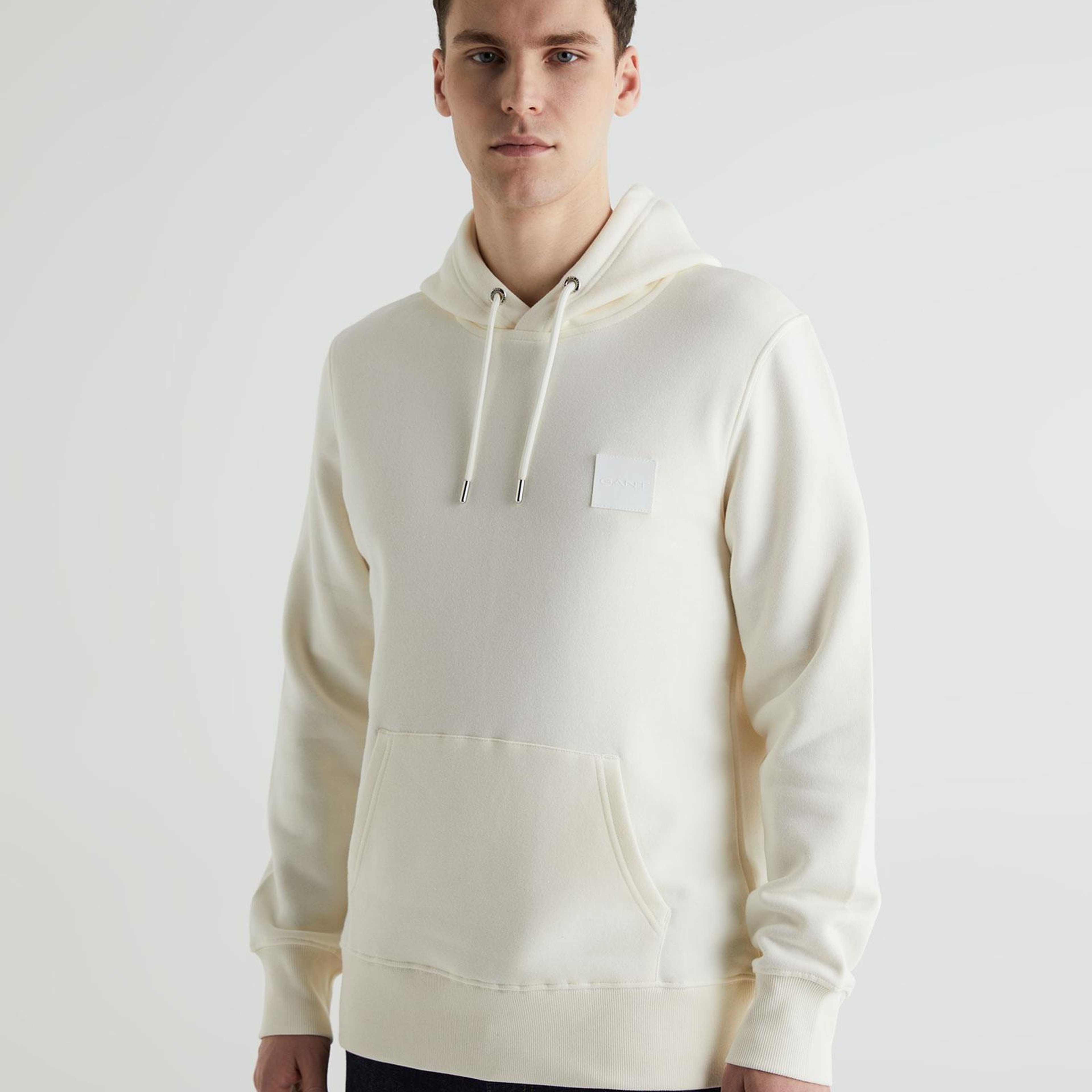 GANT Erkek Krem Regular Fit Kapüşonlu Logolu Sweatshirt