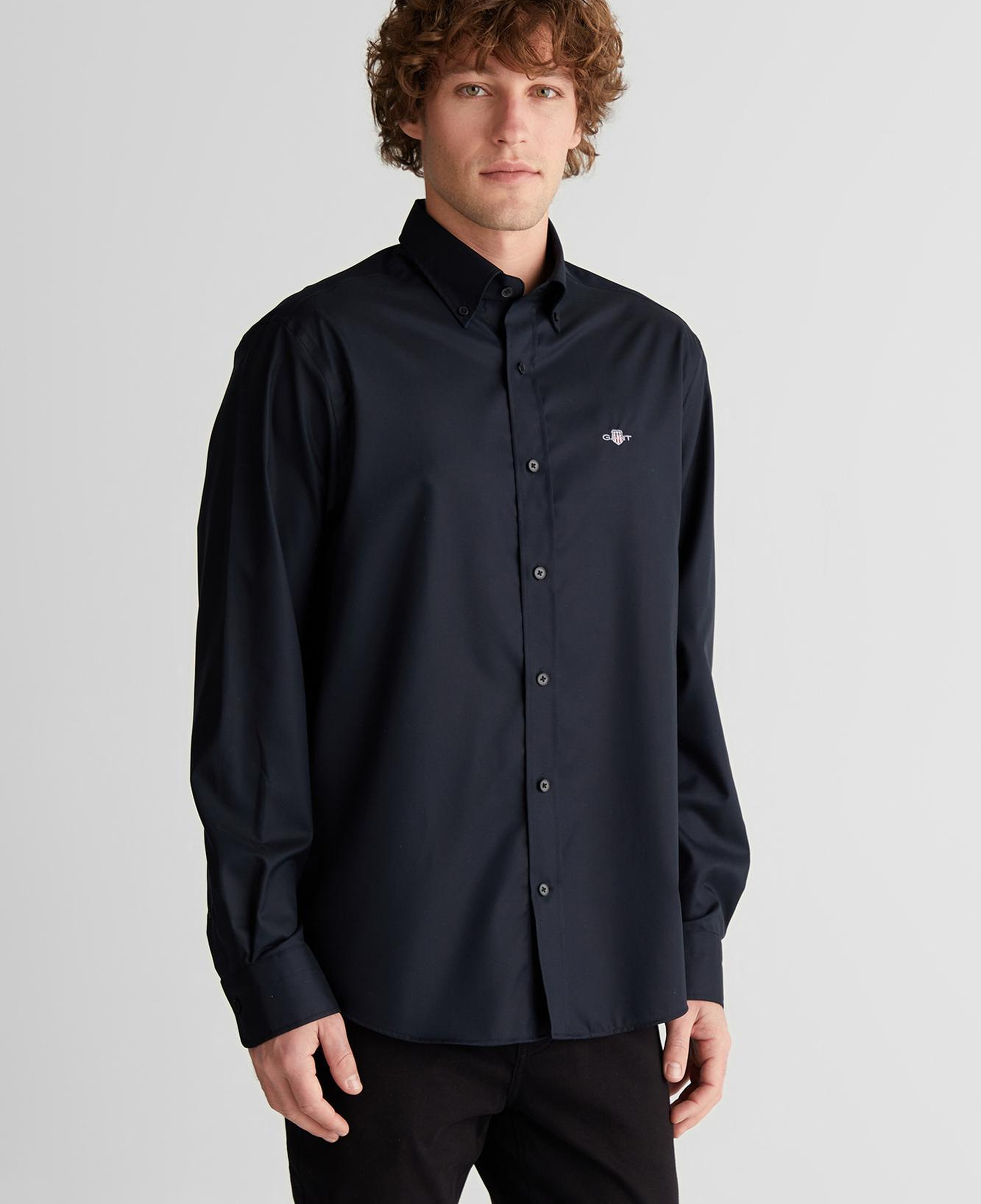 GANT Erkek Siyah Düğmeli Yaka Logolu Gömlek