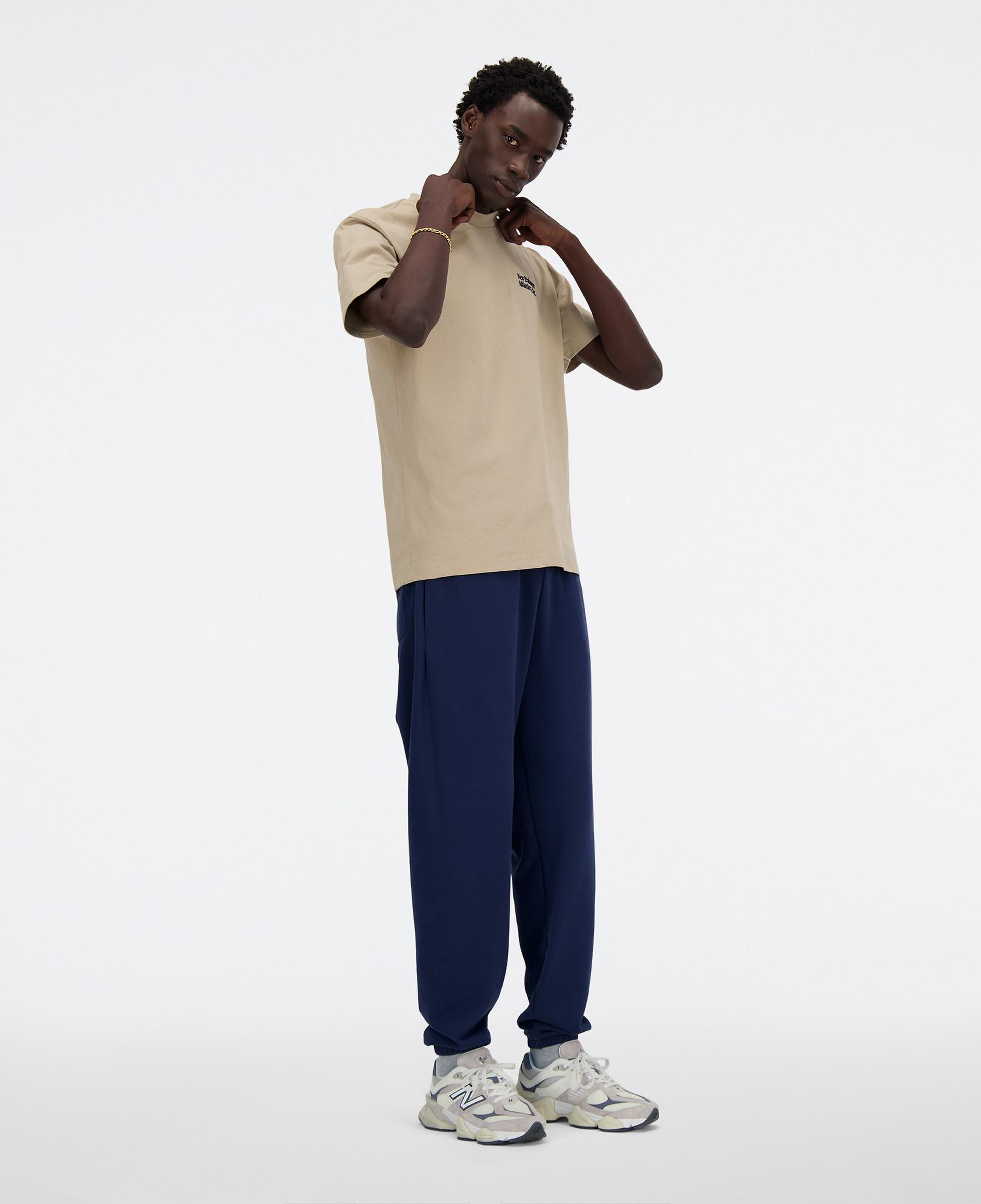 New Balance Athletics Flocked Relaxed Tee Erkek T-Shirt