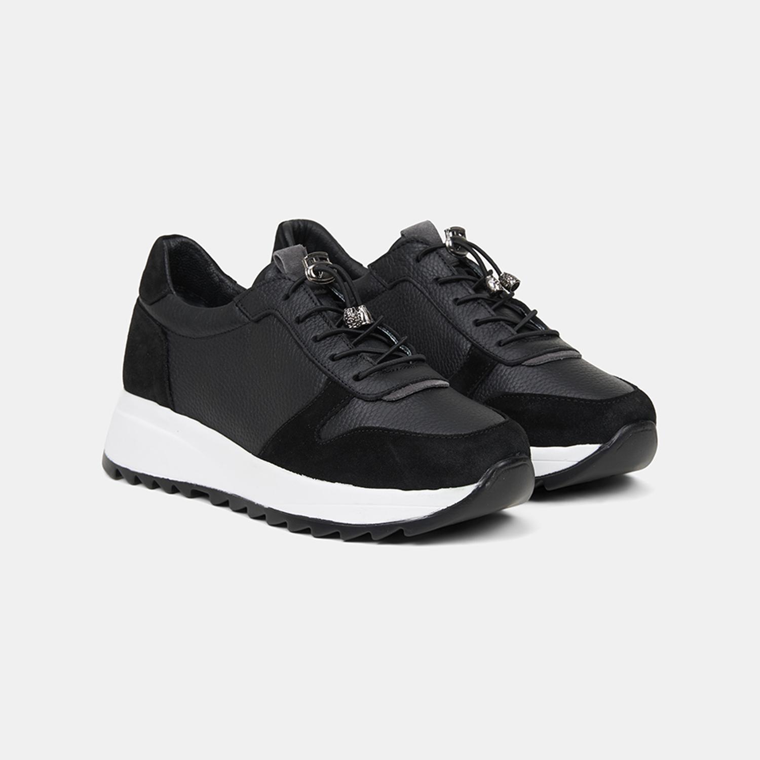 Kadın Siyah Lastik Bağcıklı Süet Dokulu Deri Spor Ayakkabı