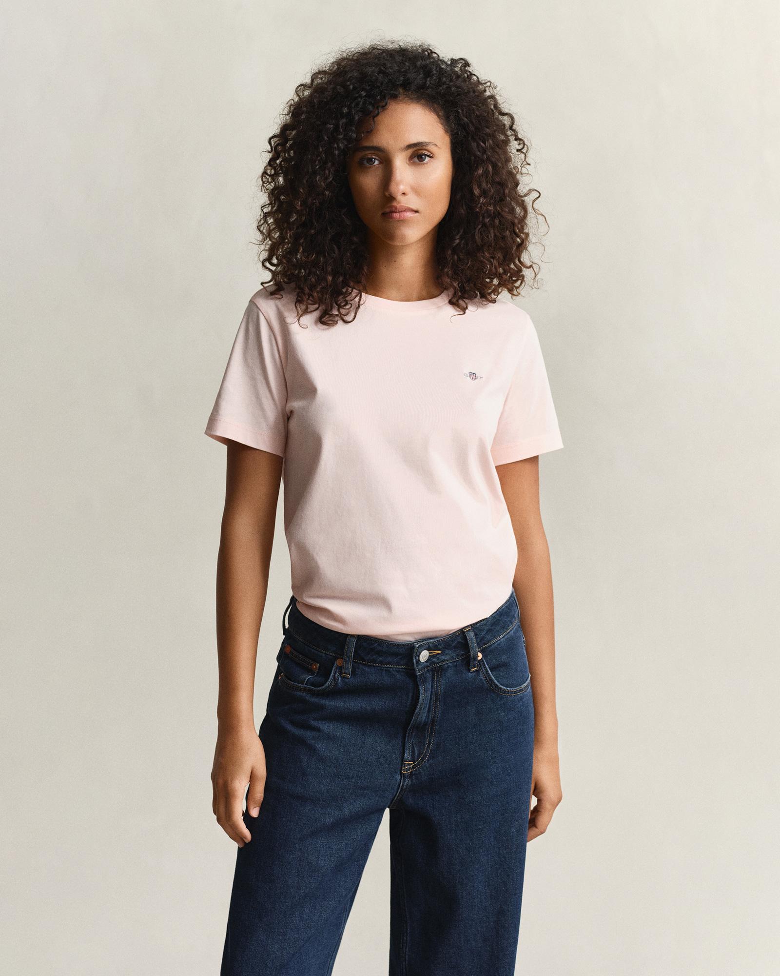 GANT Kadın Pembe Bisiklet Yaka Regular Fit Logolu T-Shirt