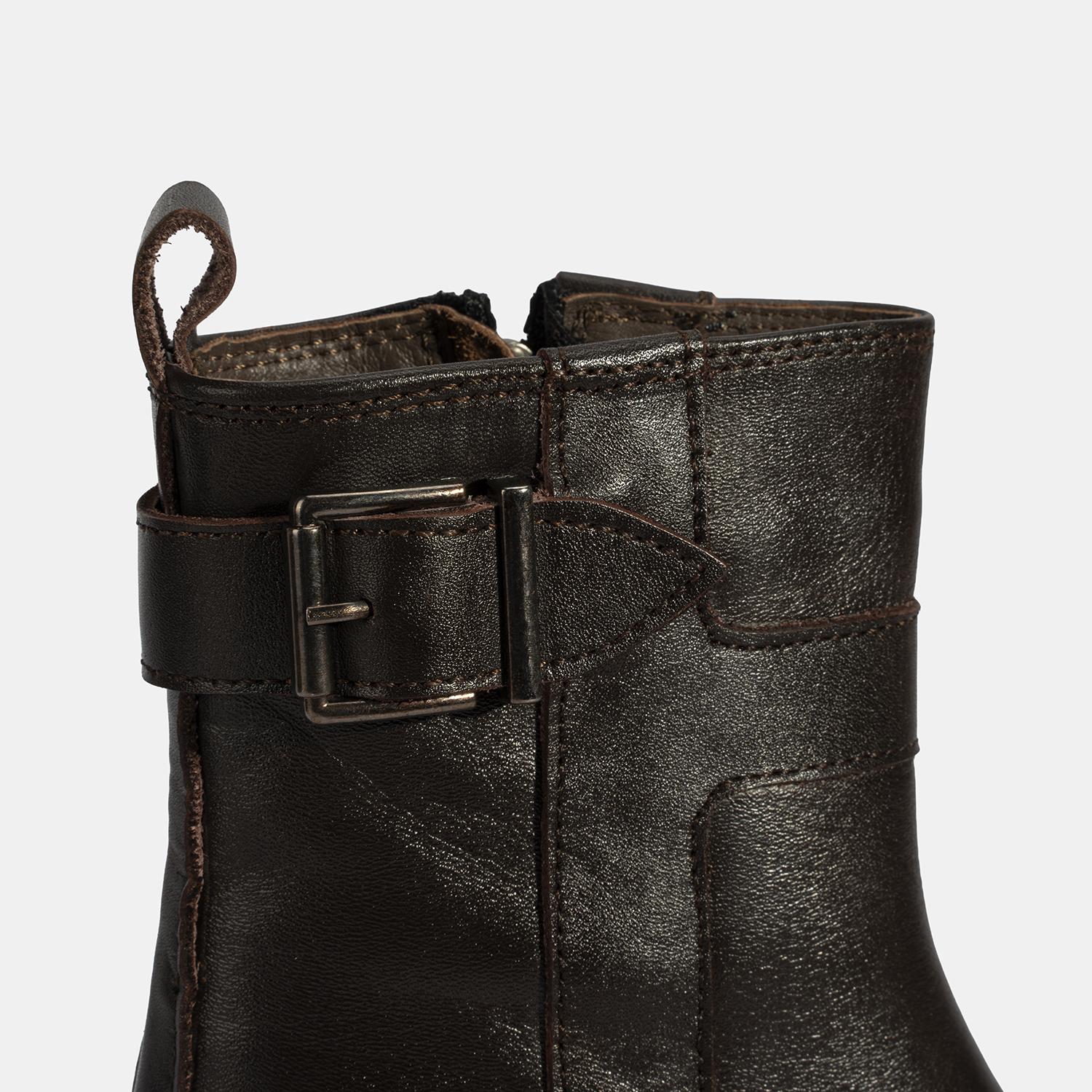 Kadın Kahve Metal Tokalı Deri Bot