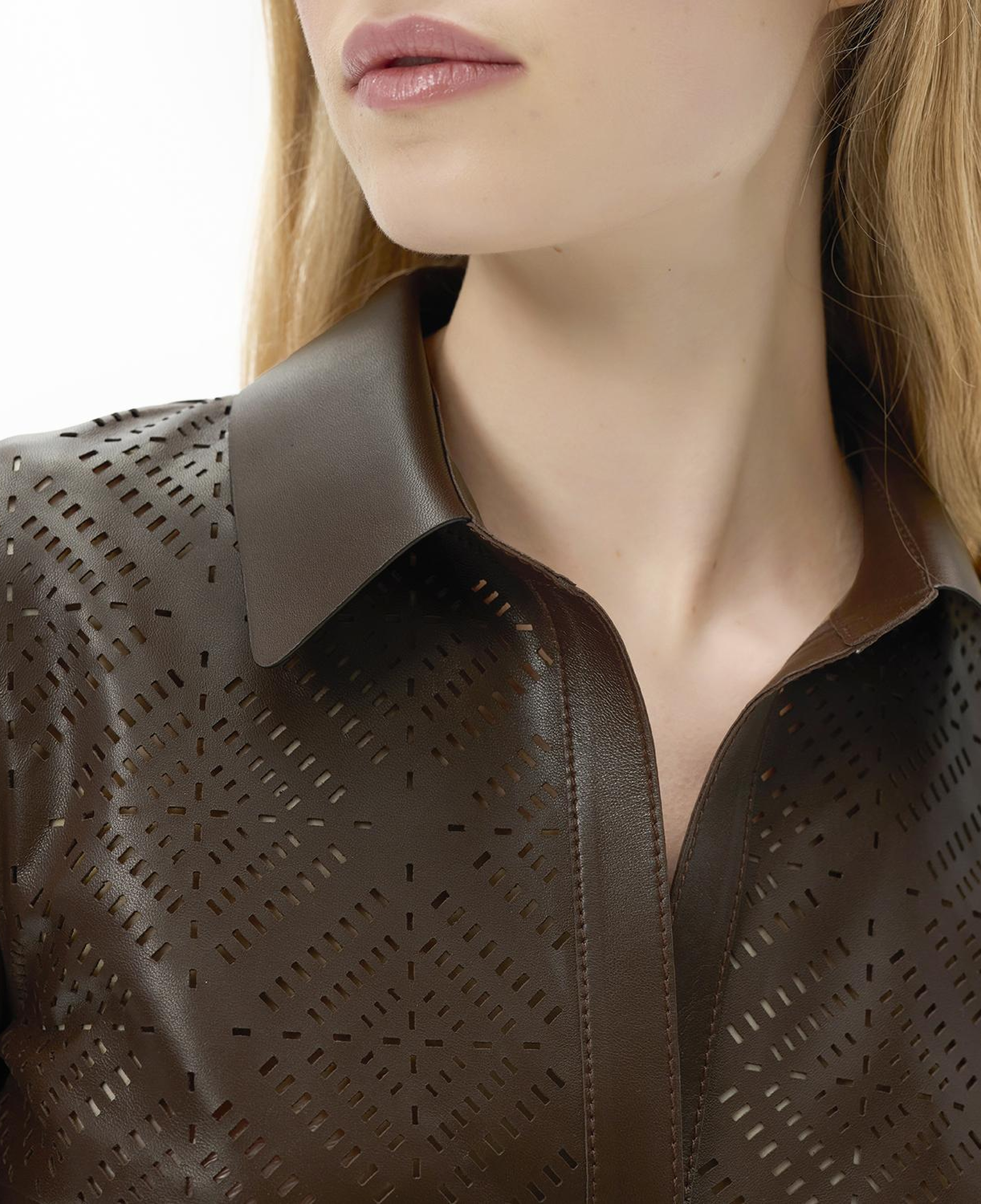 Kadın Kahve Lazer Kesimli Kısa Perforeli Deri Gömlek