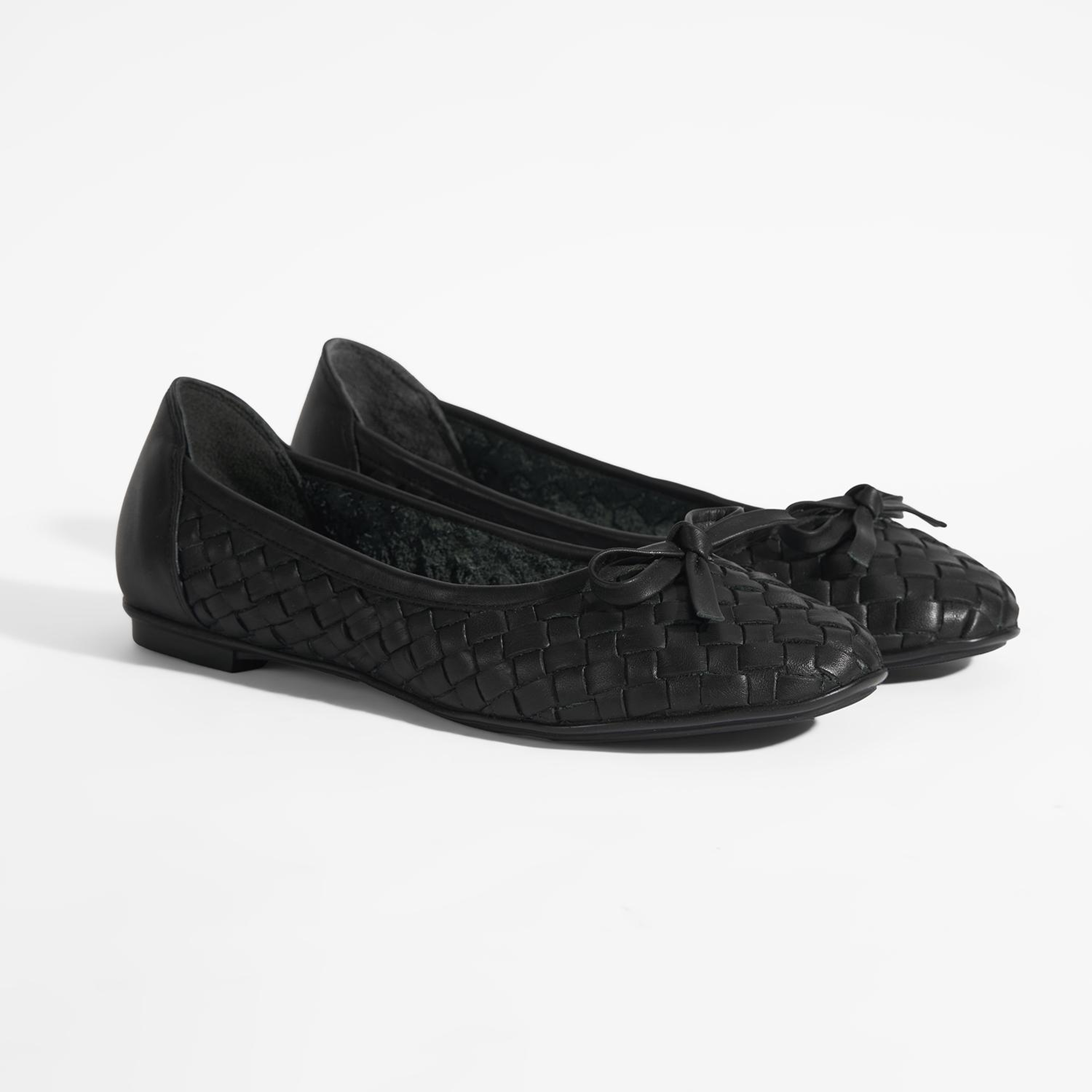 Kadın Siyah Örgü Detaylı Fiyonklu Deri Babet