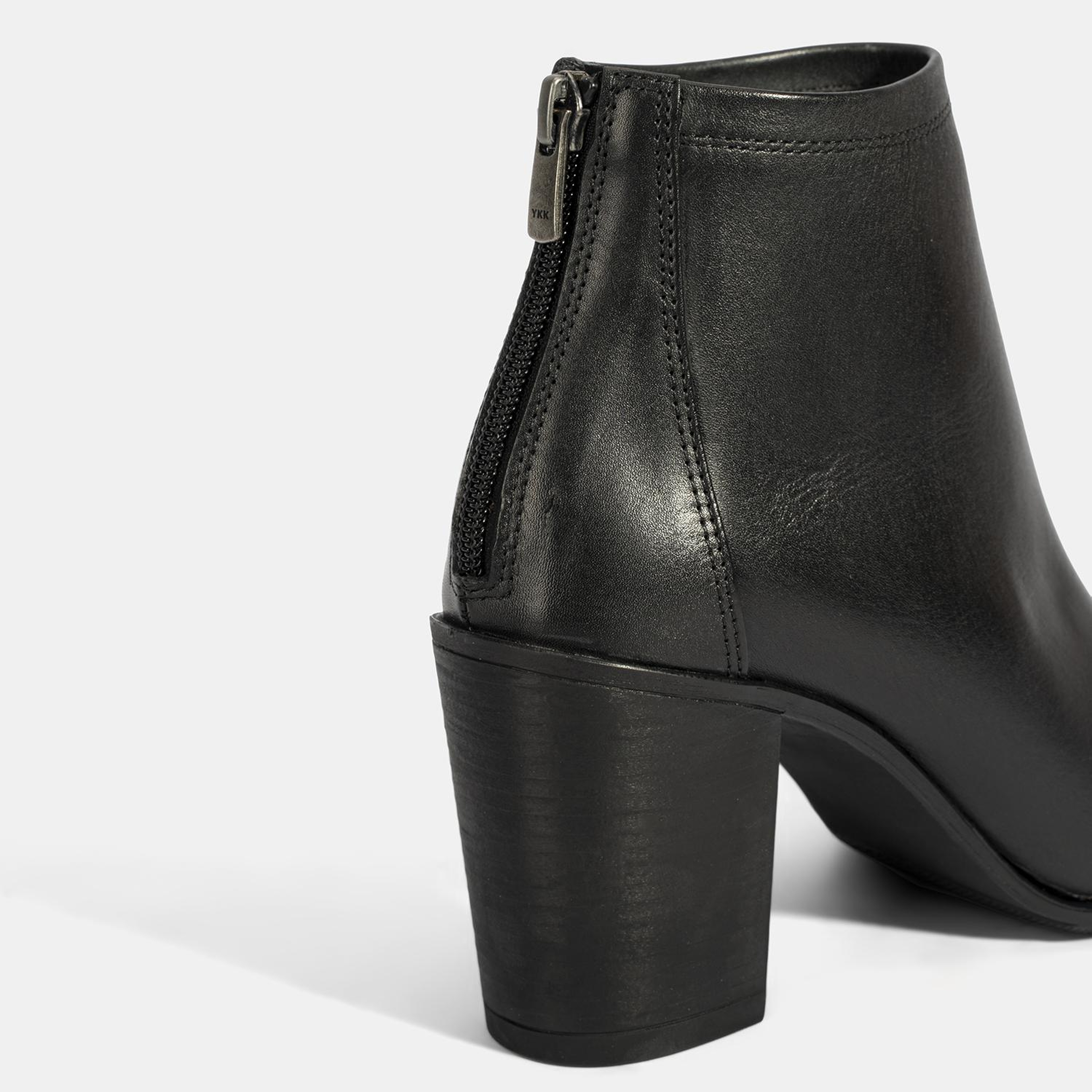 Kadın Siyah Kalın Topuklu Deri Bot