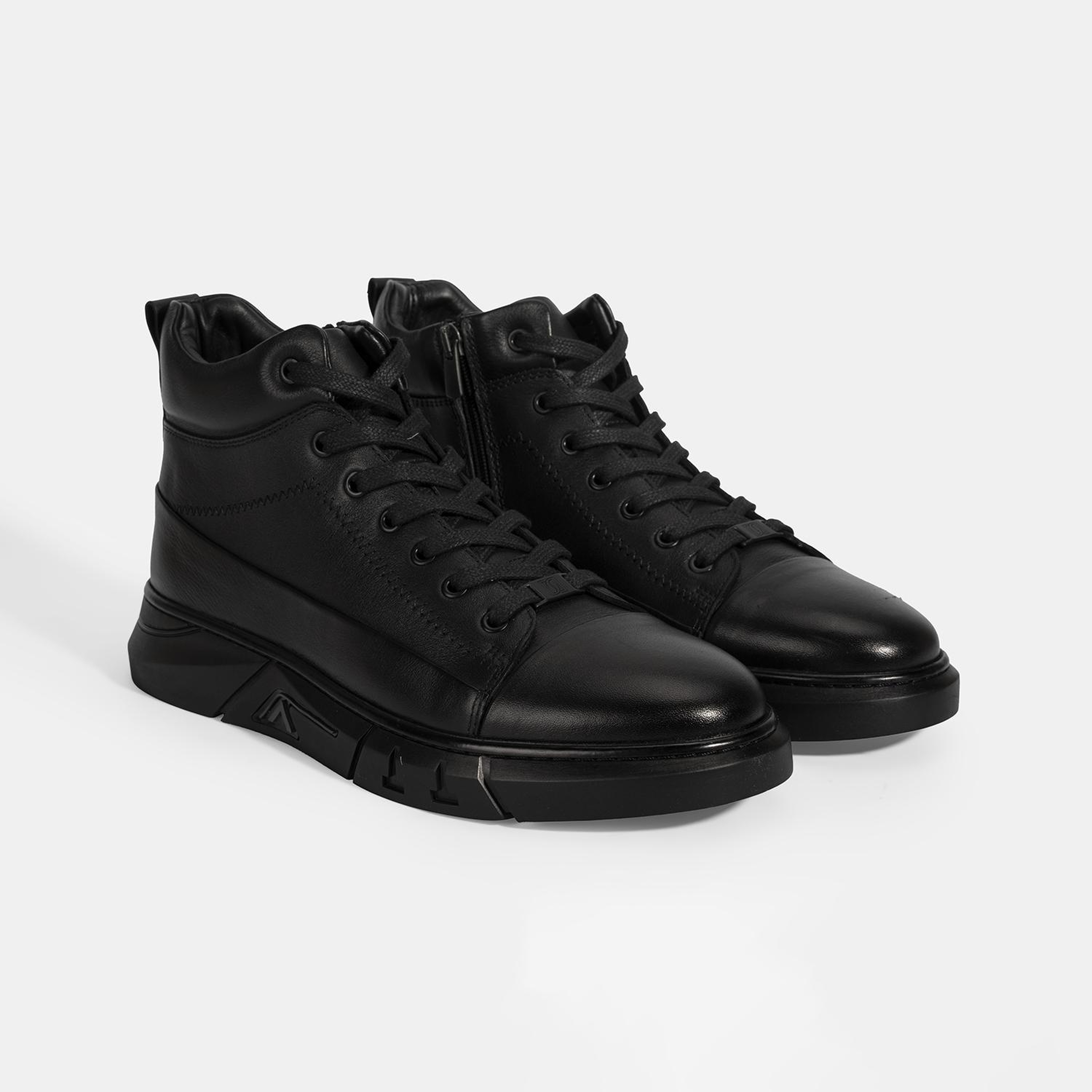 Erkek Siyah Bağcıklı Deri Bot