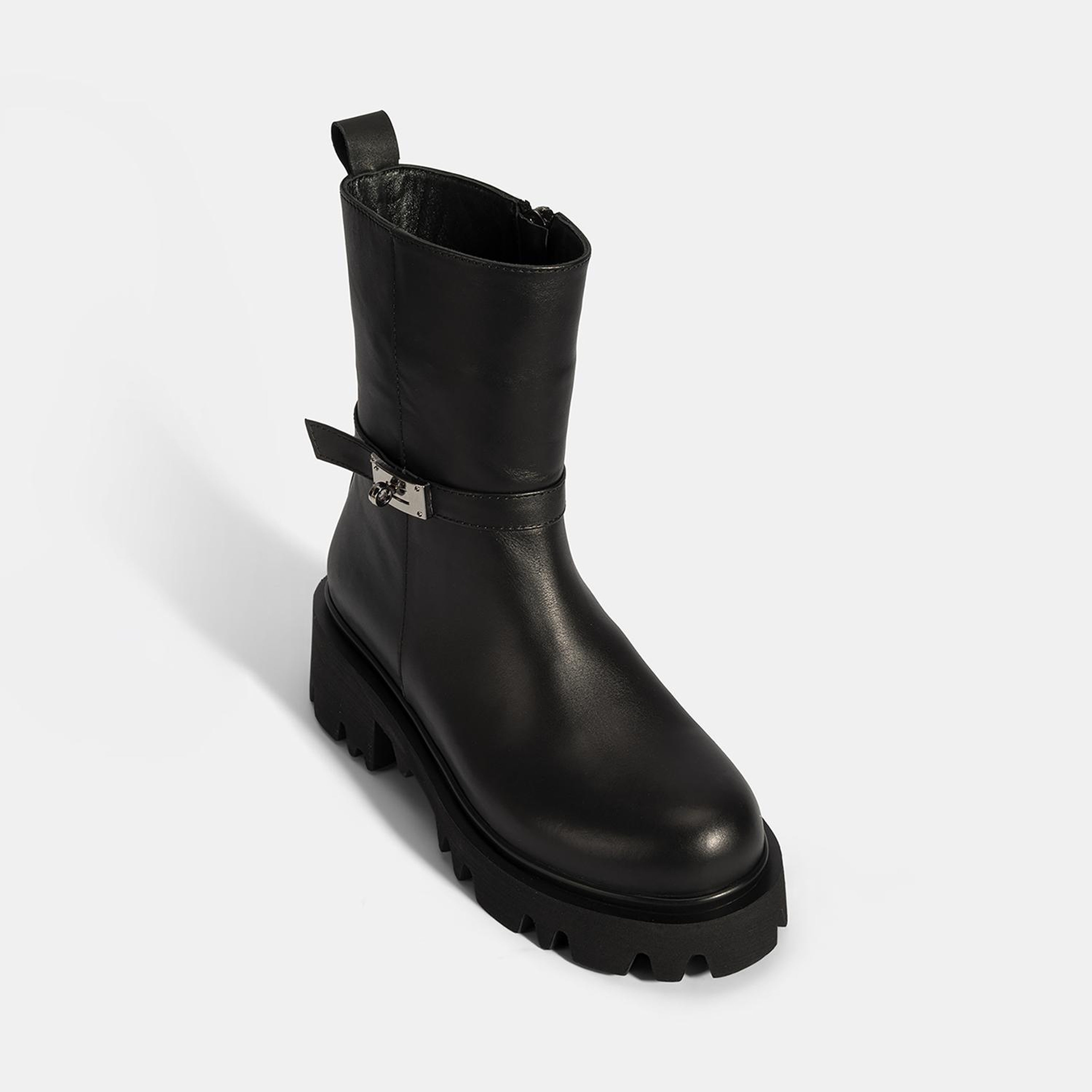 Kadın Siyah Metal Tokalı Kalın Tabanlı Deri Bot