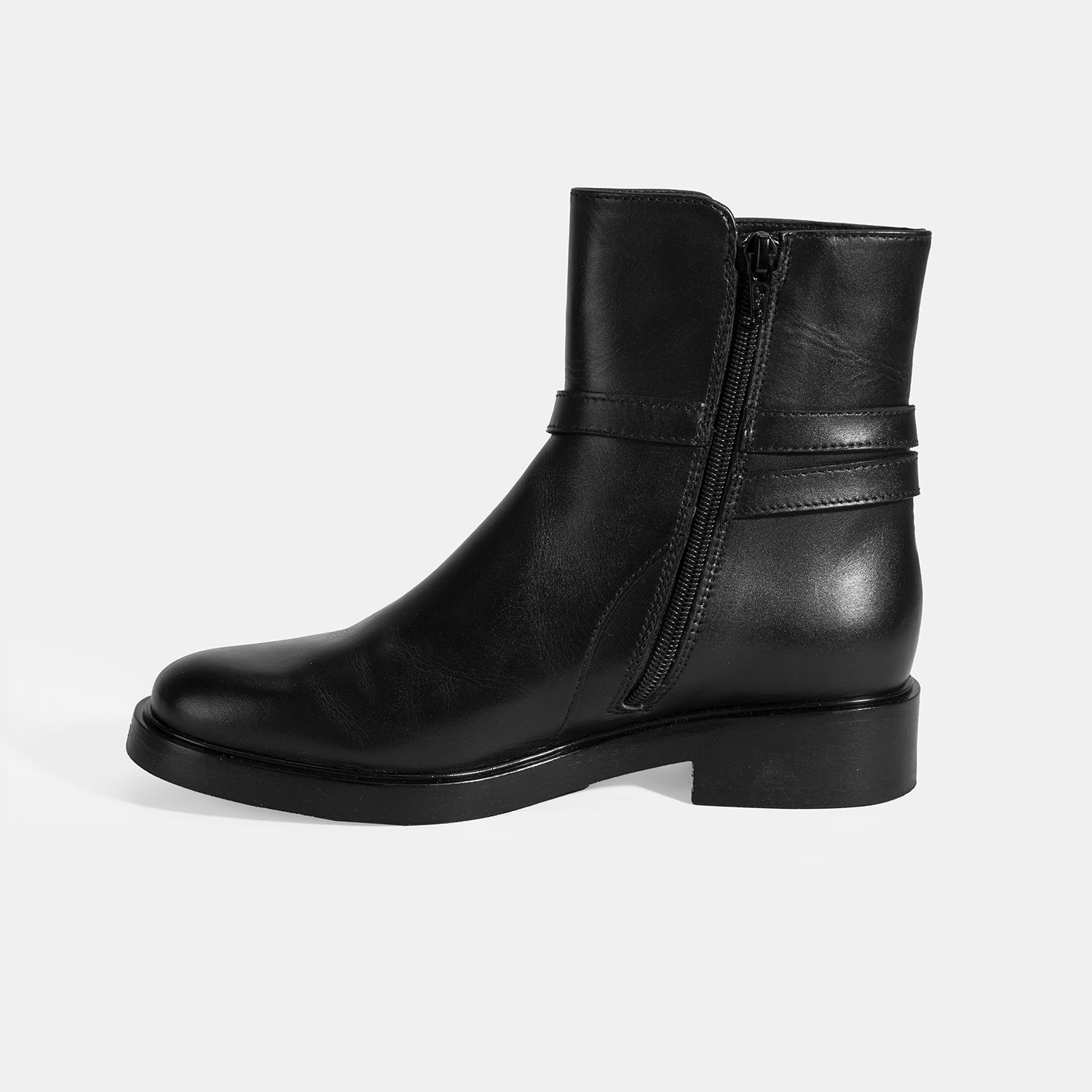 Kadın Siyah Metal Toka Detaylı Fermuarlı Deri Bot