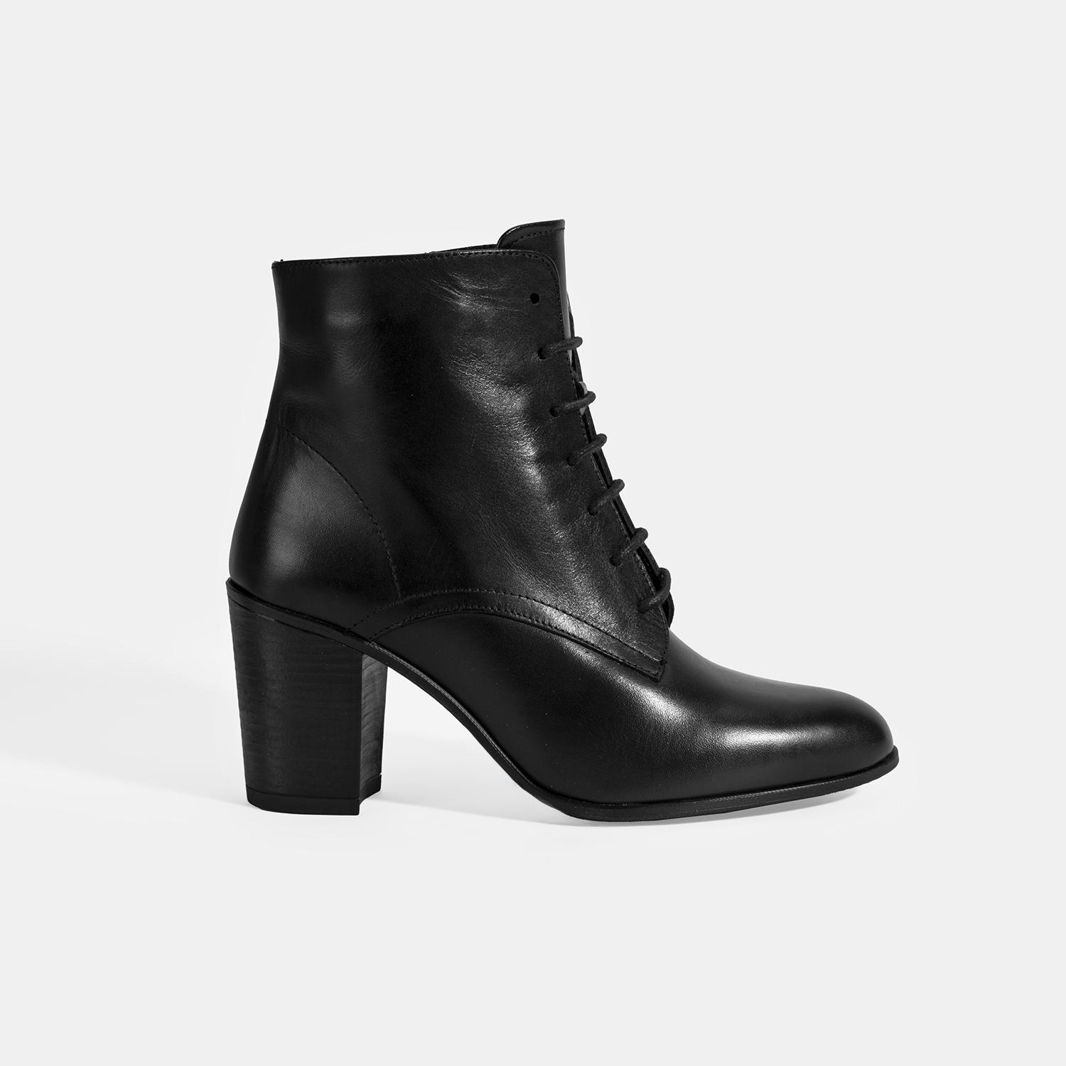 Kadın Siyah Bağcıklı Kalın Topuklu Deri Bot